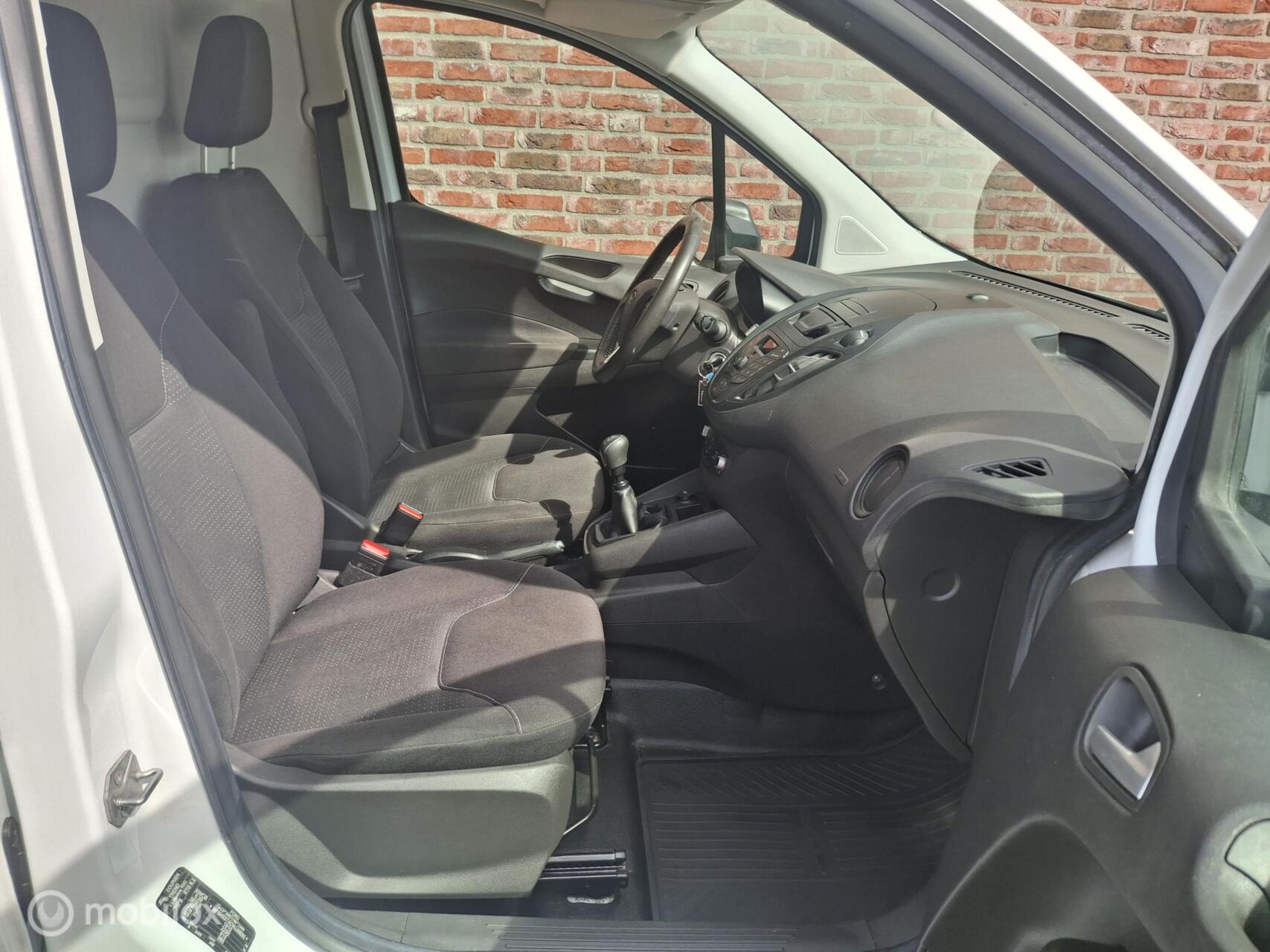 Foto van Ford Transit Courier