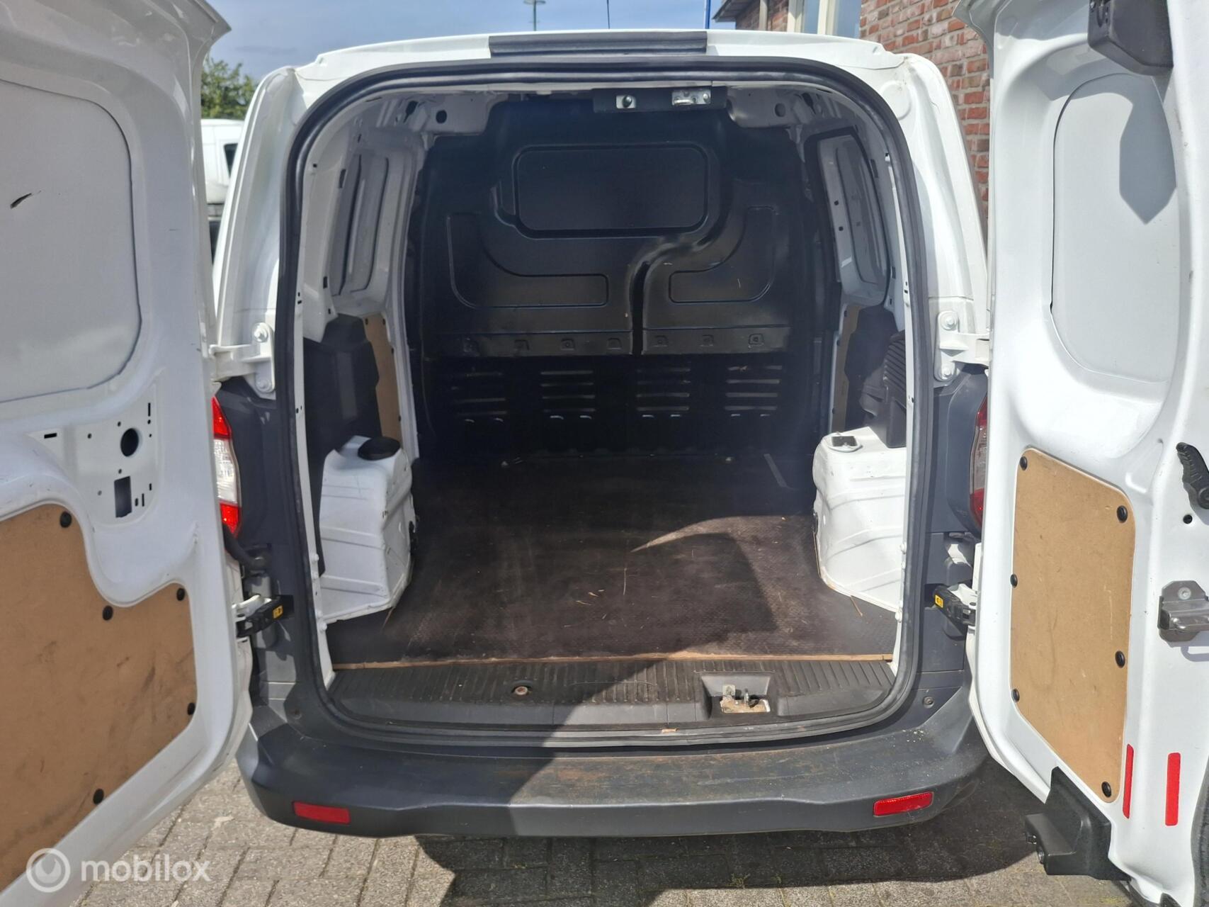 Foto van Ford Transit Courier