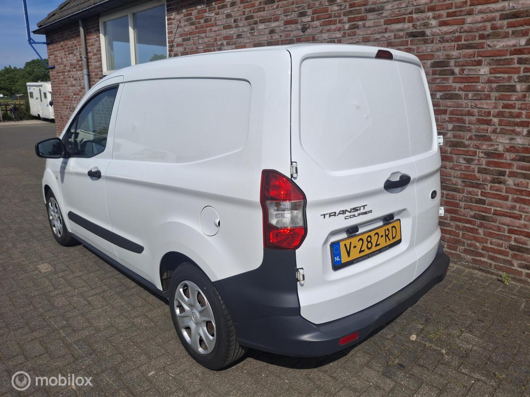 Foto van Ford Transit Courier