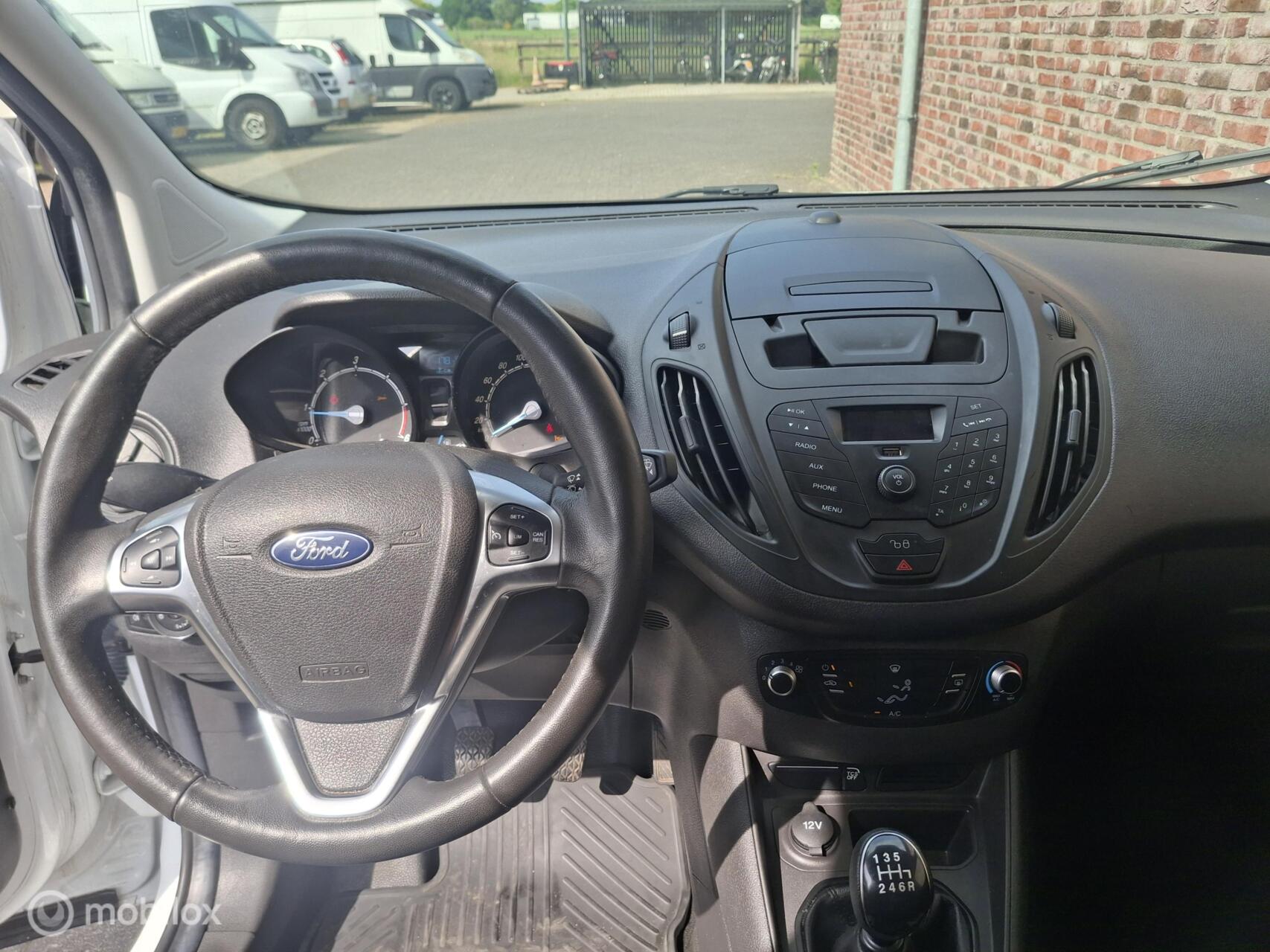Foto van Ford Transit Courier