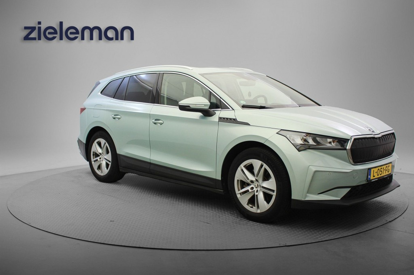 Skoda Enyaq 60 60 - Panorama, stoelverw, camera, trekhaak, navi 2021 - voorkant