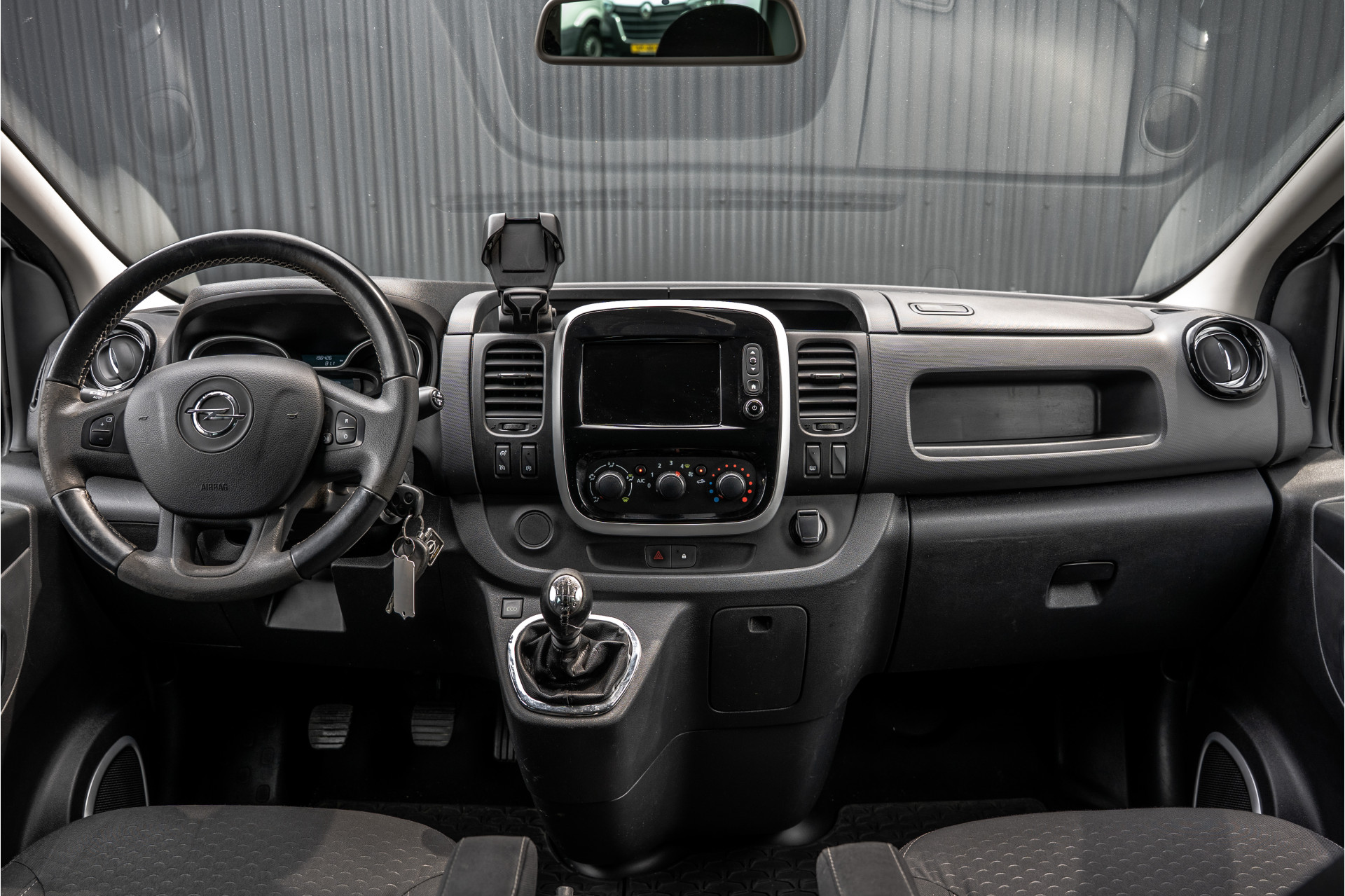 Foto van Opel Vivaro-b