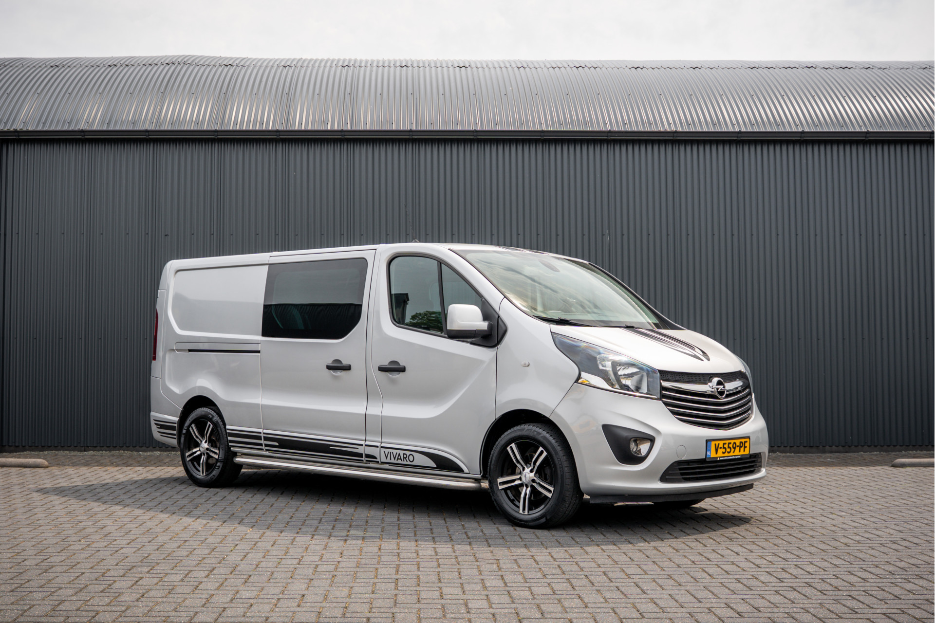 Foto van Opel Vivaro-b