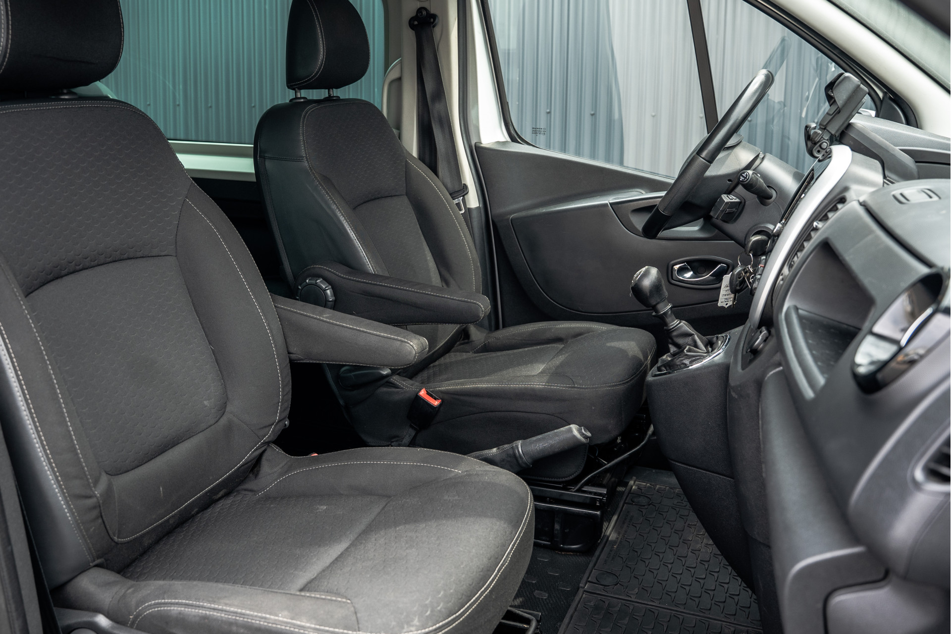 Foto van Opel Vivaro-b