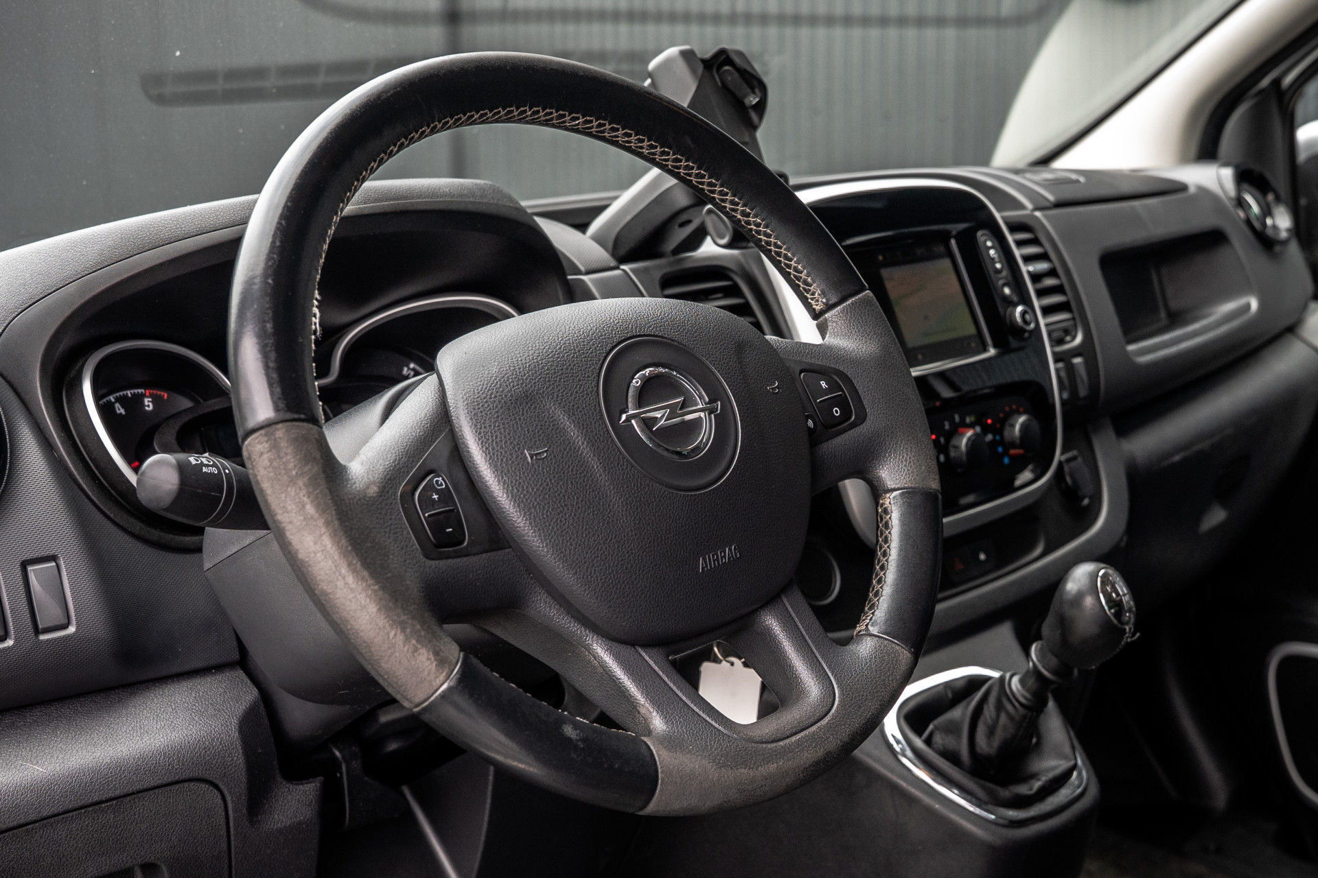 Foto van Opel Vivaro-b