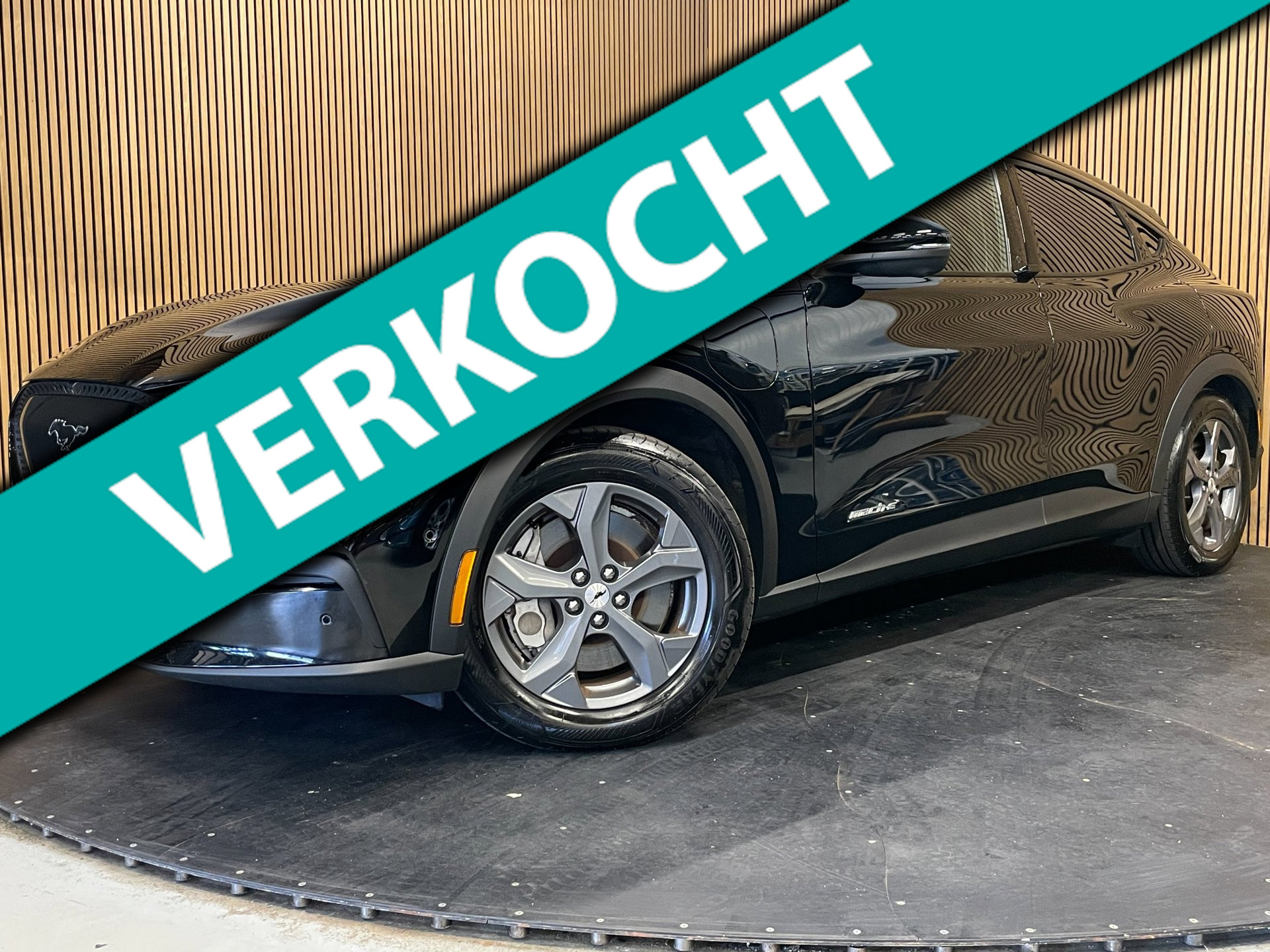 Ford Mustang Mach-e Extended RWD 98 kWh|94% SOH|TREKH|PANO|MEMORY|LEDER|B&O|ACC|360+V+A-CAMERA|CARPLAY|STOEL+STUURVERW|NL|NAP| 2021 - voorkant