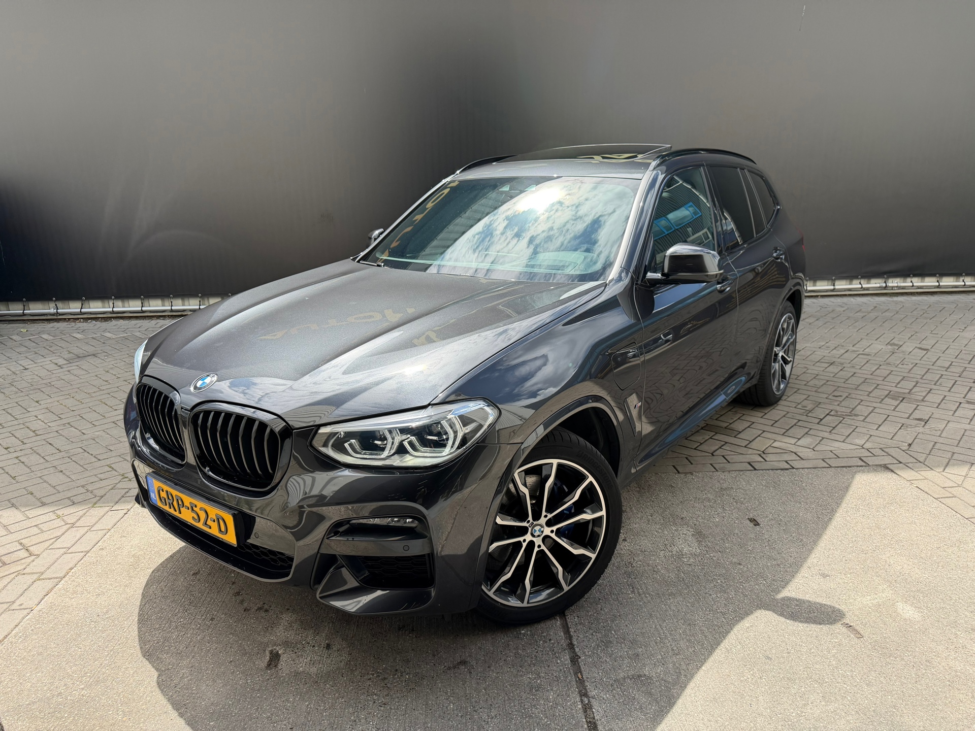 Foto van BMW X3 Xdrive30e