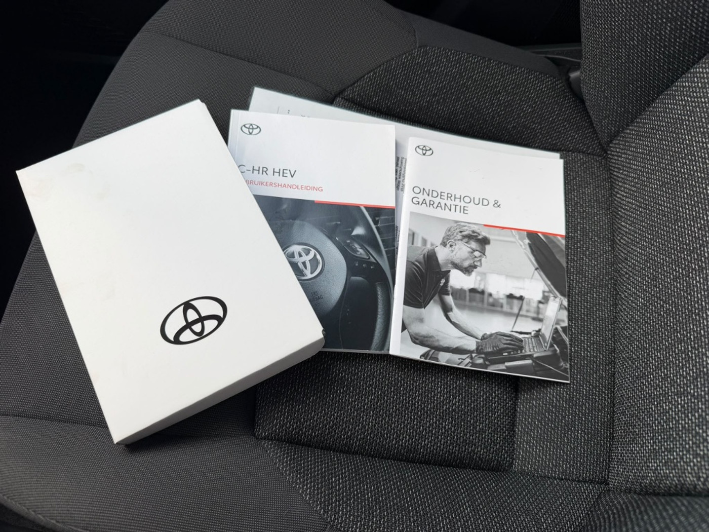 Foto van Toyota C-hr