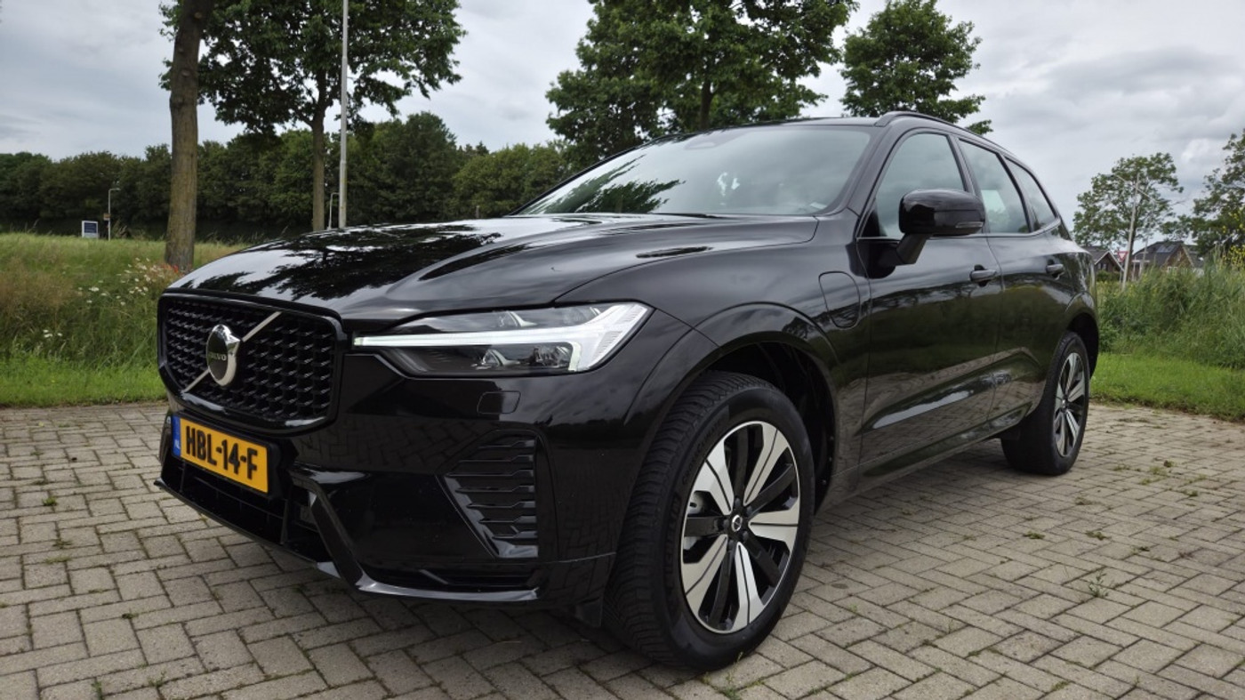 Volvo Xc60 2.0 T6 AWD + plus dark LONG RANGE! 2023 - voorkant