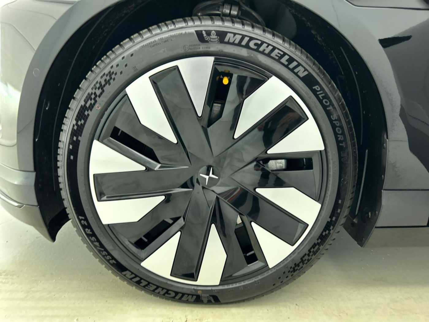 Foto van Polestar 4