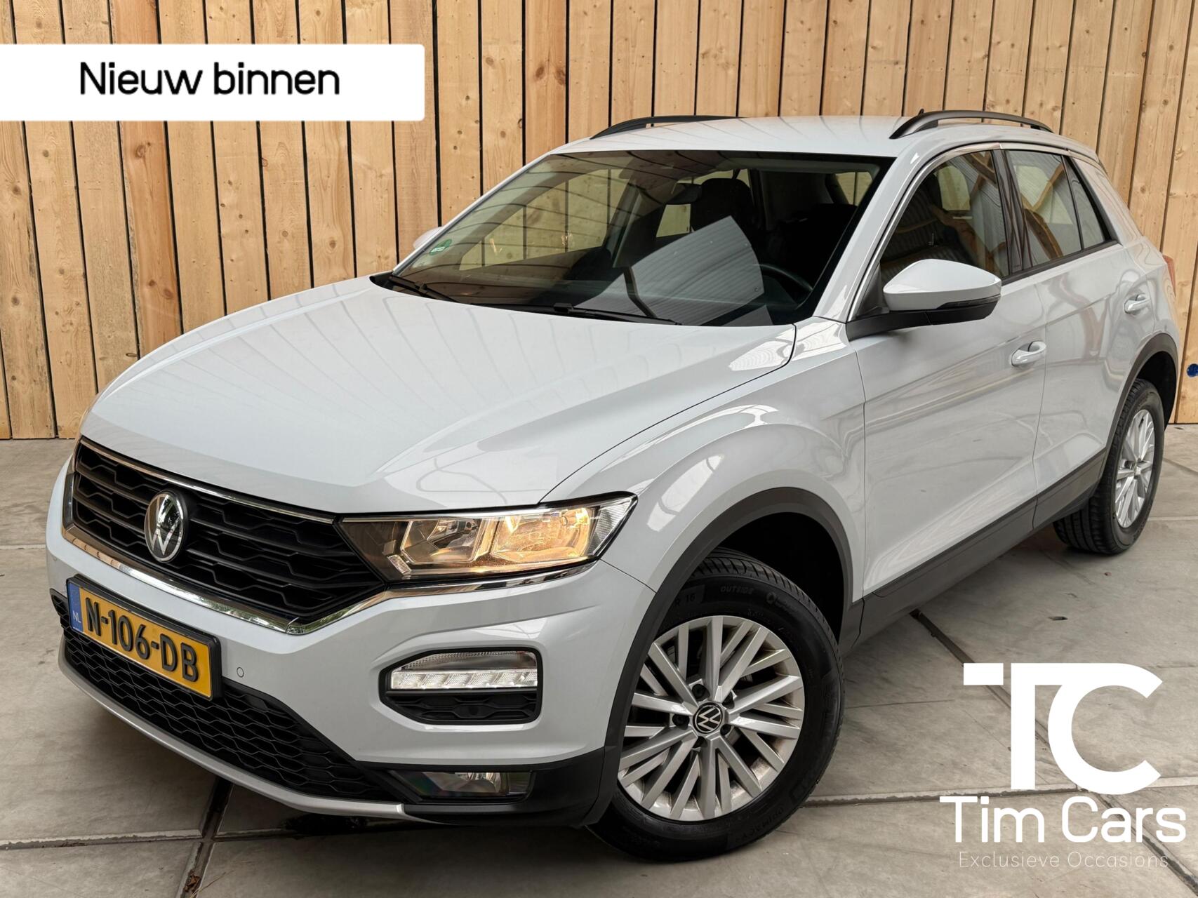 Volkswagen T-roc 1.5 TSI Style Adaptieve cruise control | Climate control | Achteruitrijcamera | Apple CarPlay/Android Auto | Digitaal instrumentenpaneel | Navigatiesysteem | Parkeersensoren voor en achter 2021 - voorkant