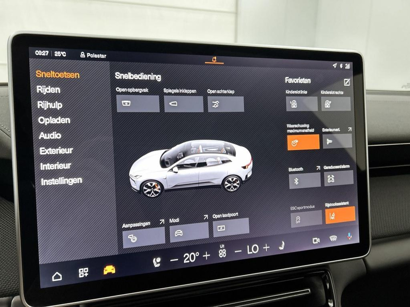 Foto van Polestar Polestar 4