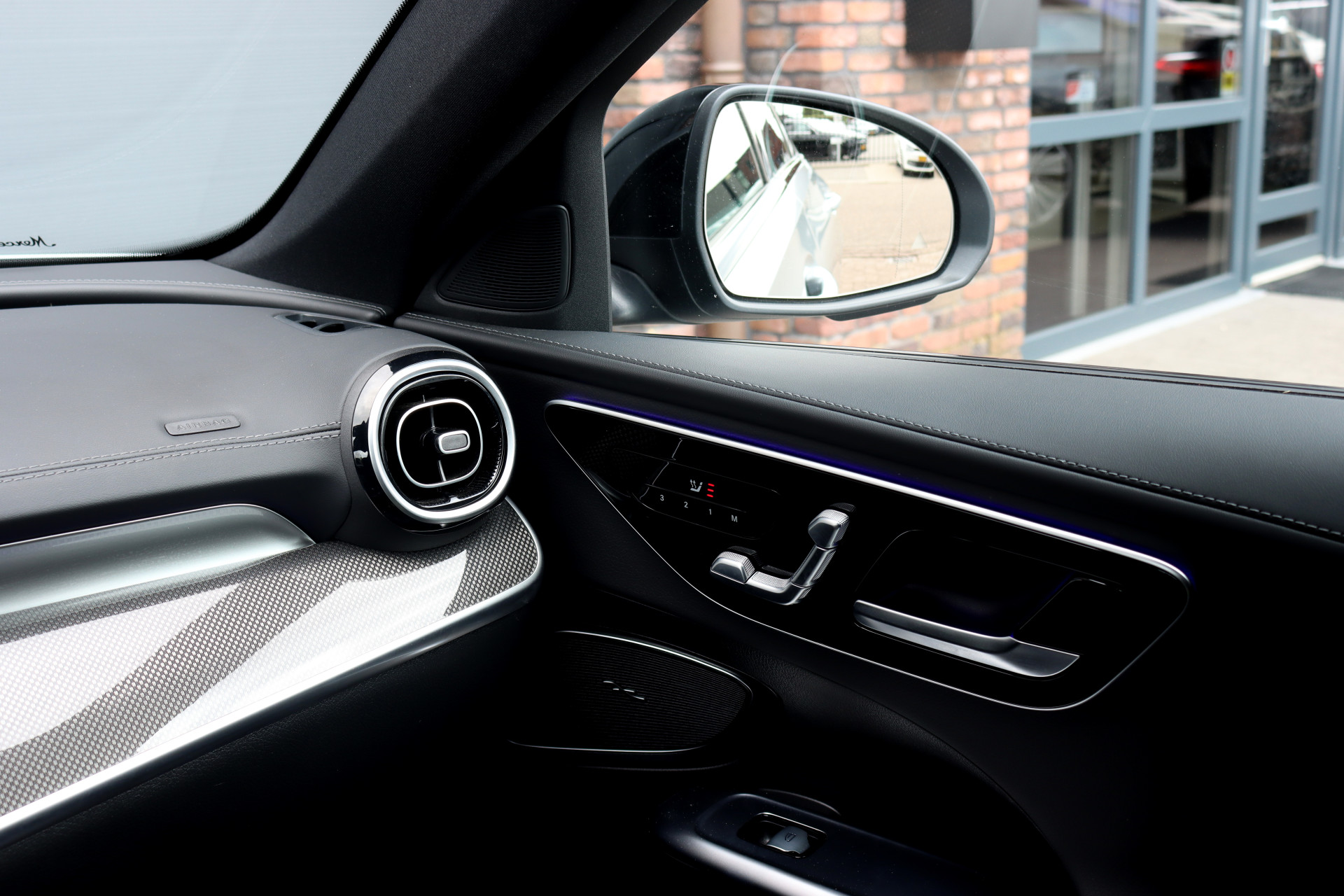 Foto van Mercedes-Benz C 300 E