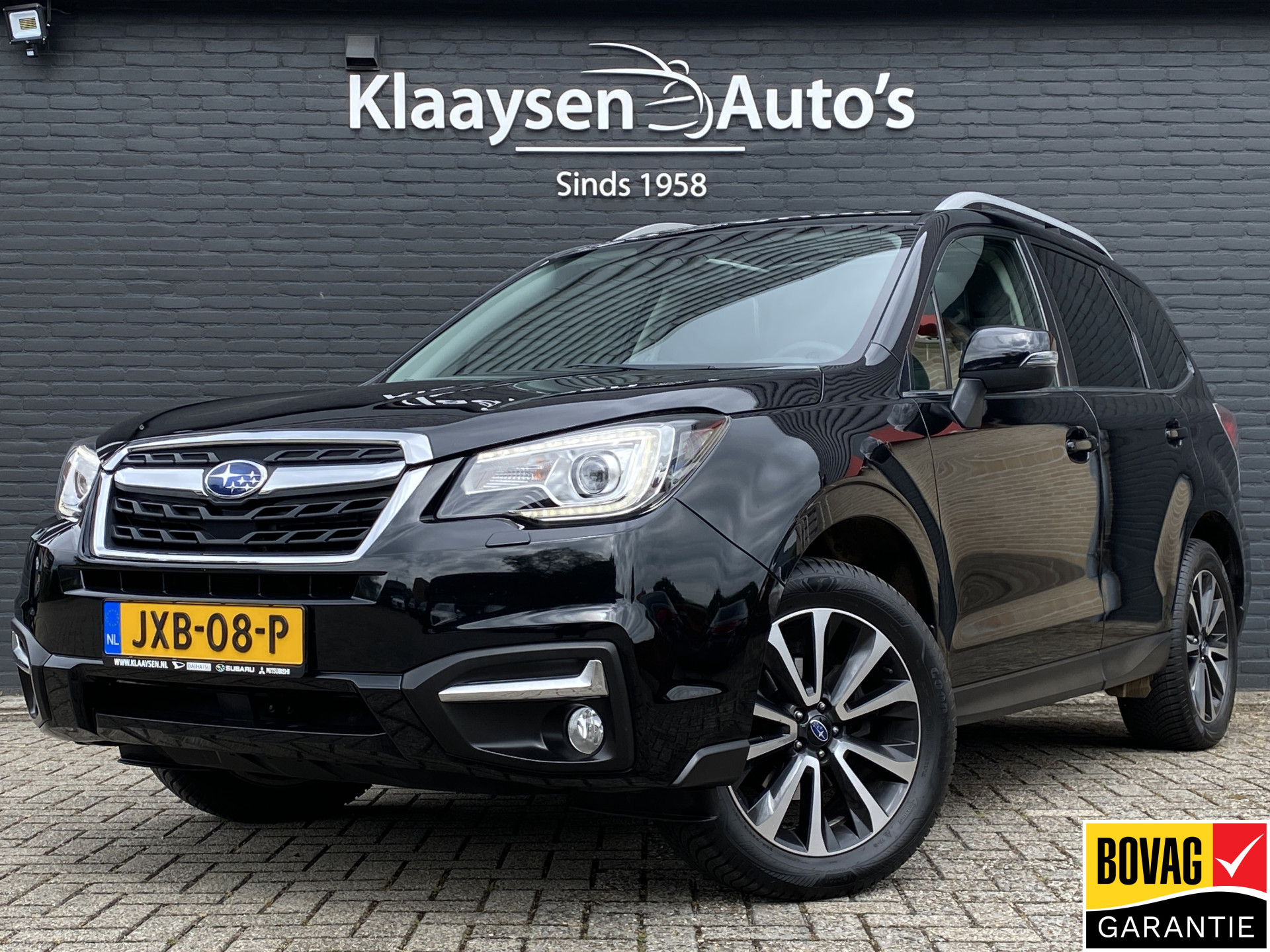 Subaru Forester 2.0 AWD Premium 150 pk AUT. | 1e eigenaar | dealer onderhouden | navigatie | leder interieur | panoramadak | keyless 2017 - voorkant