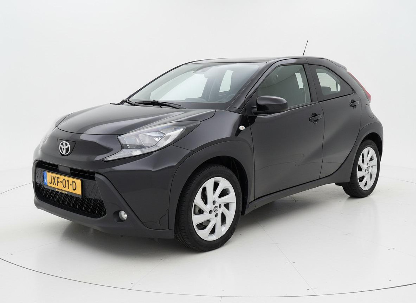 Toyota Toyota Aygo X 1.0 VVT-i Play ADAPTIVE CRUISE LMV CAMERA 2022 - voorkant