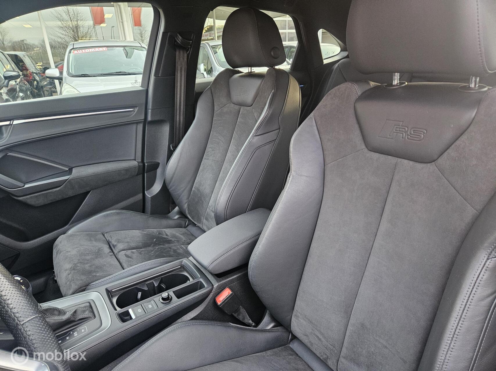 Foto van Audi RS Q3 Sportback