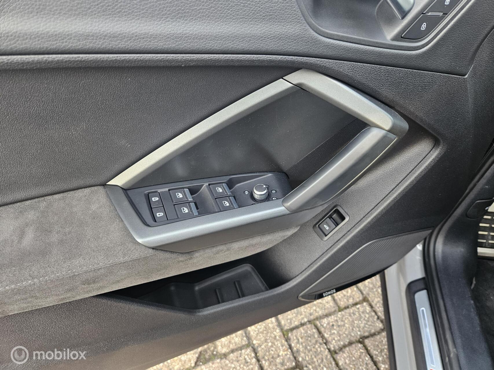 Foto van Audi RS Q3 Sportback