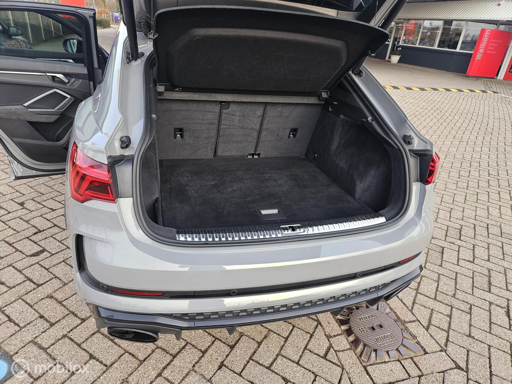 Foto van Audi RS Q3 Sportback
