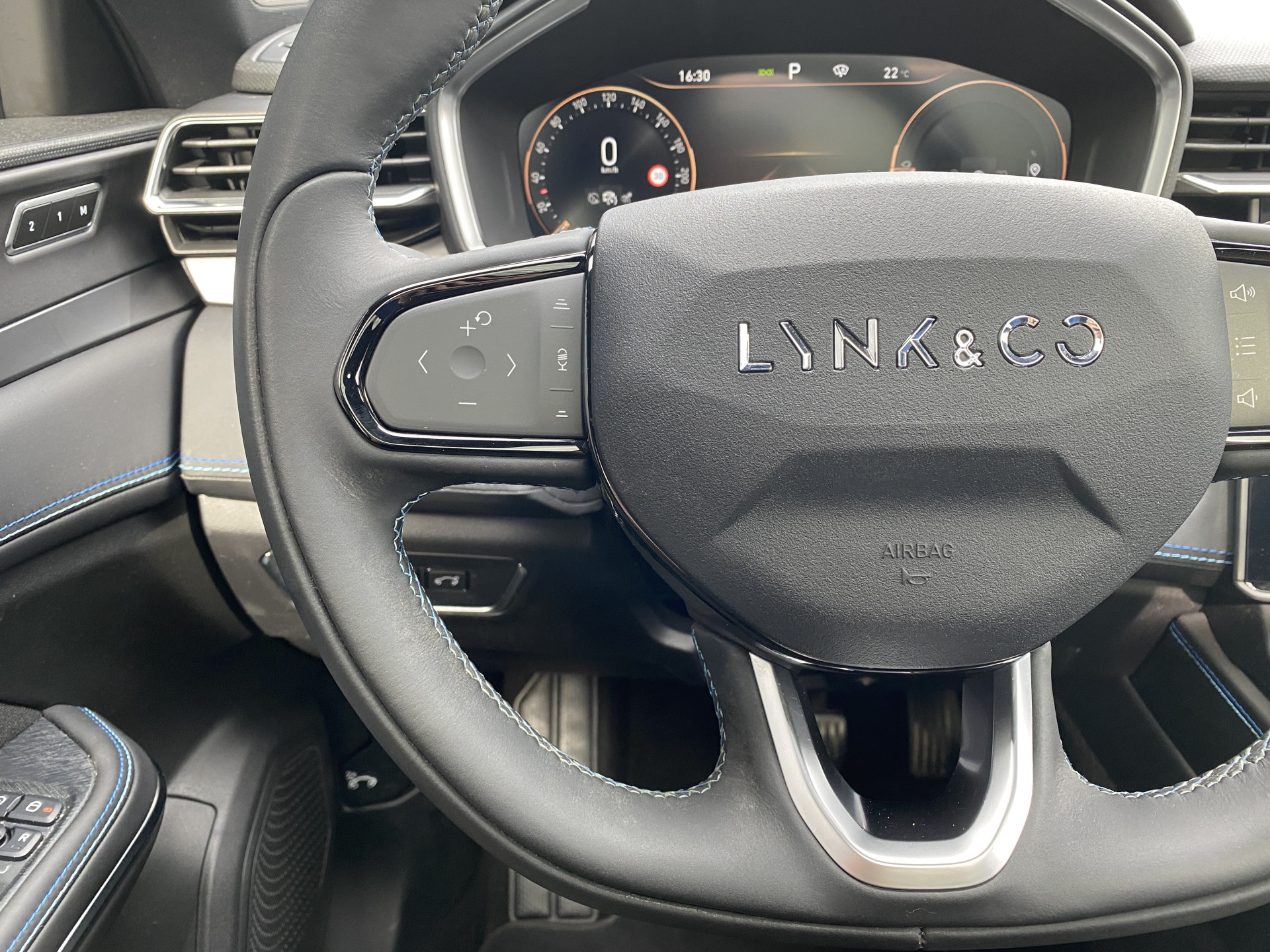 Foto van Lynk&co LYNK & Co 01