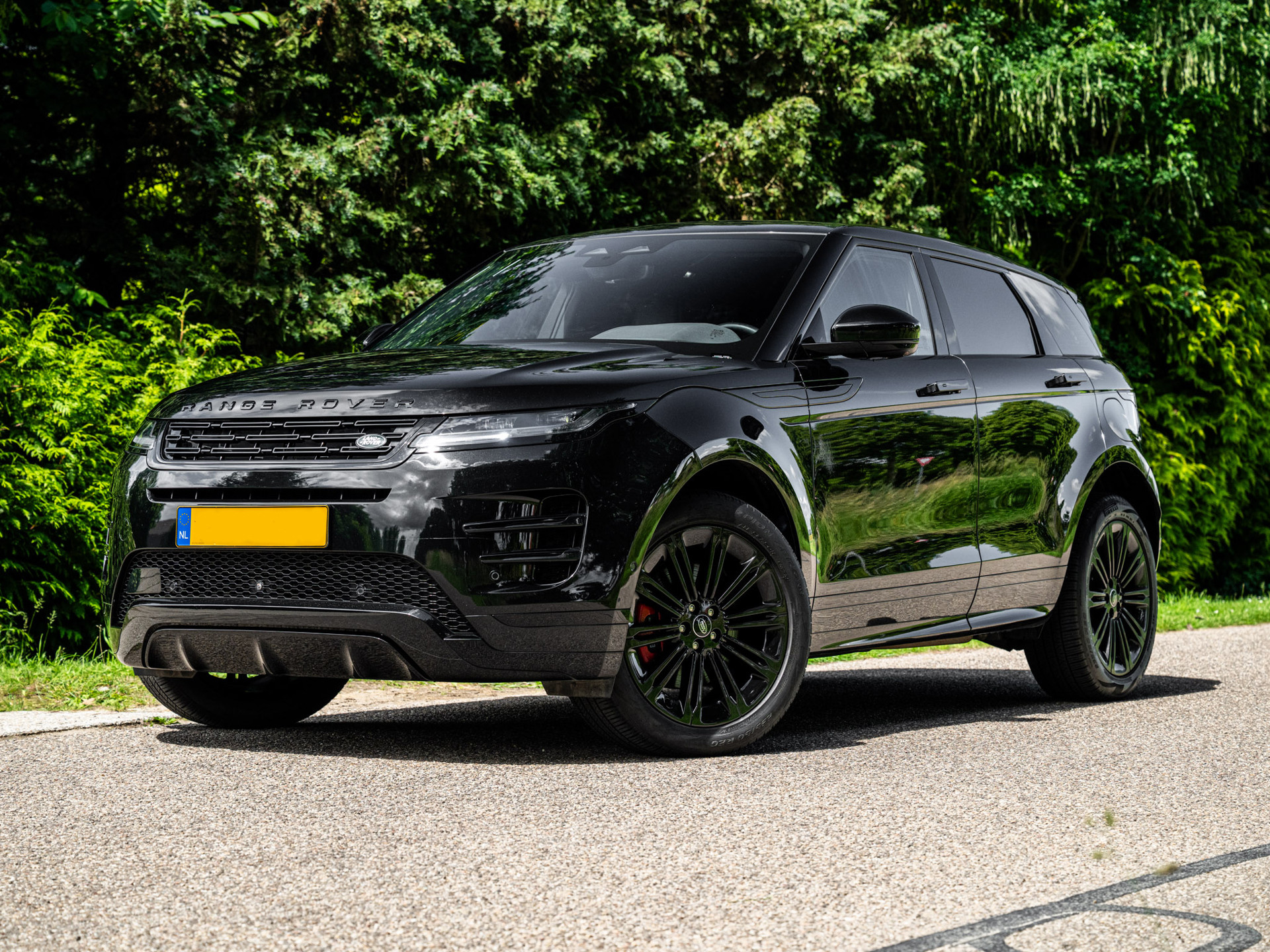 Land Rover Range Rover Evoque 1.5 P300e AWD R-Dynamic HSE 2024 - voorkant