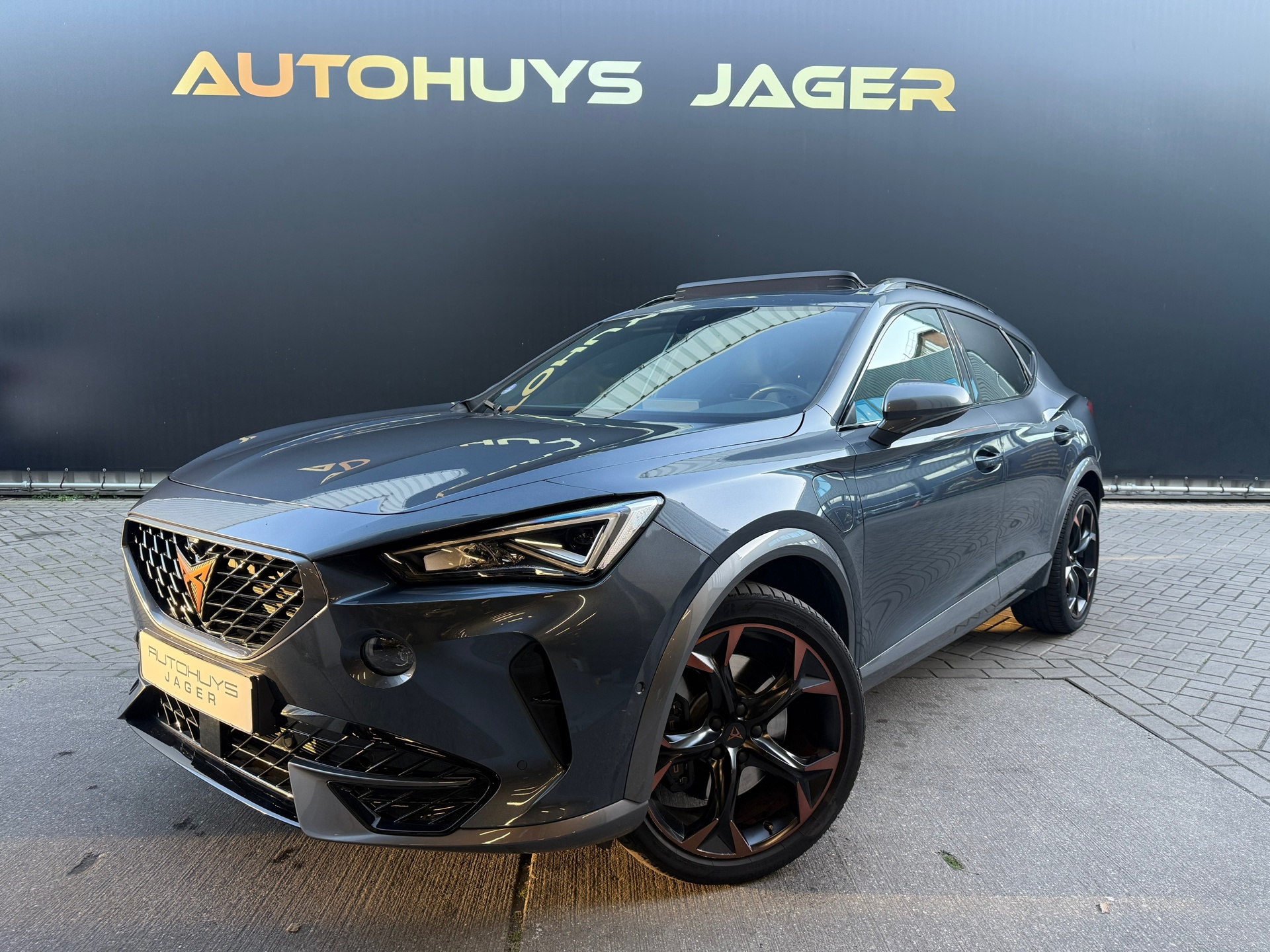 Cupra Formentor 1.4 TSI e-Hybrid VZ Performance Limited Pano Carplay 360 Memory St.Verwarming 2024 - voorkant