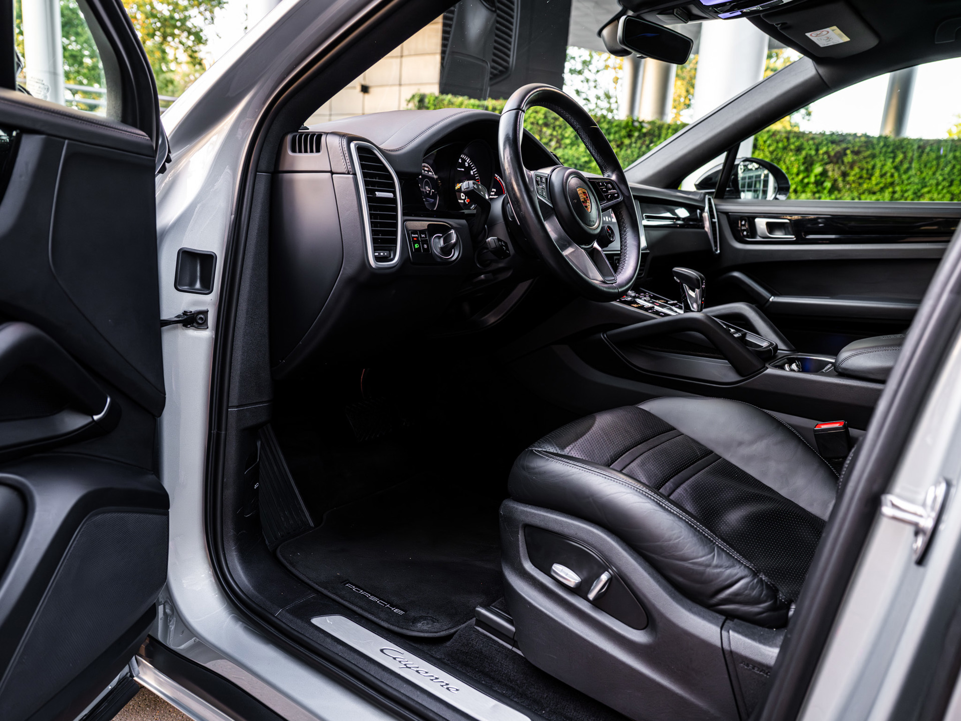Foto van Porsche Cayenne E-hybrid