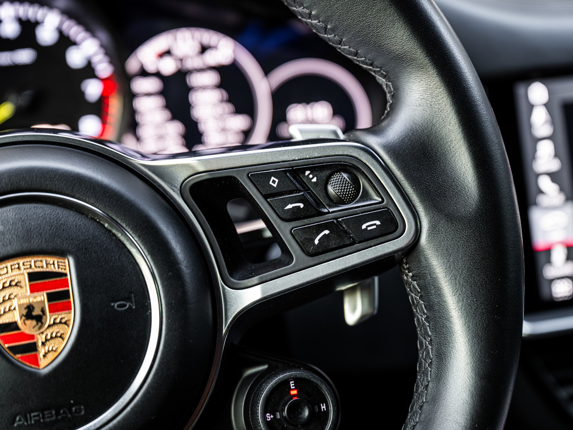 Foto van Porsche Cayenne E-hybrid