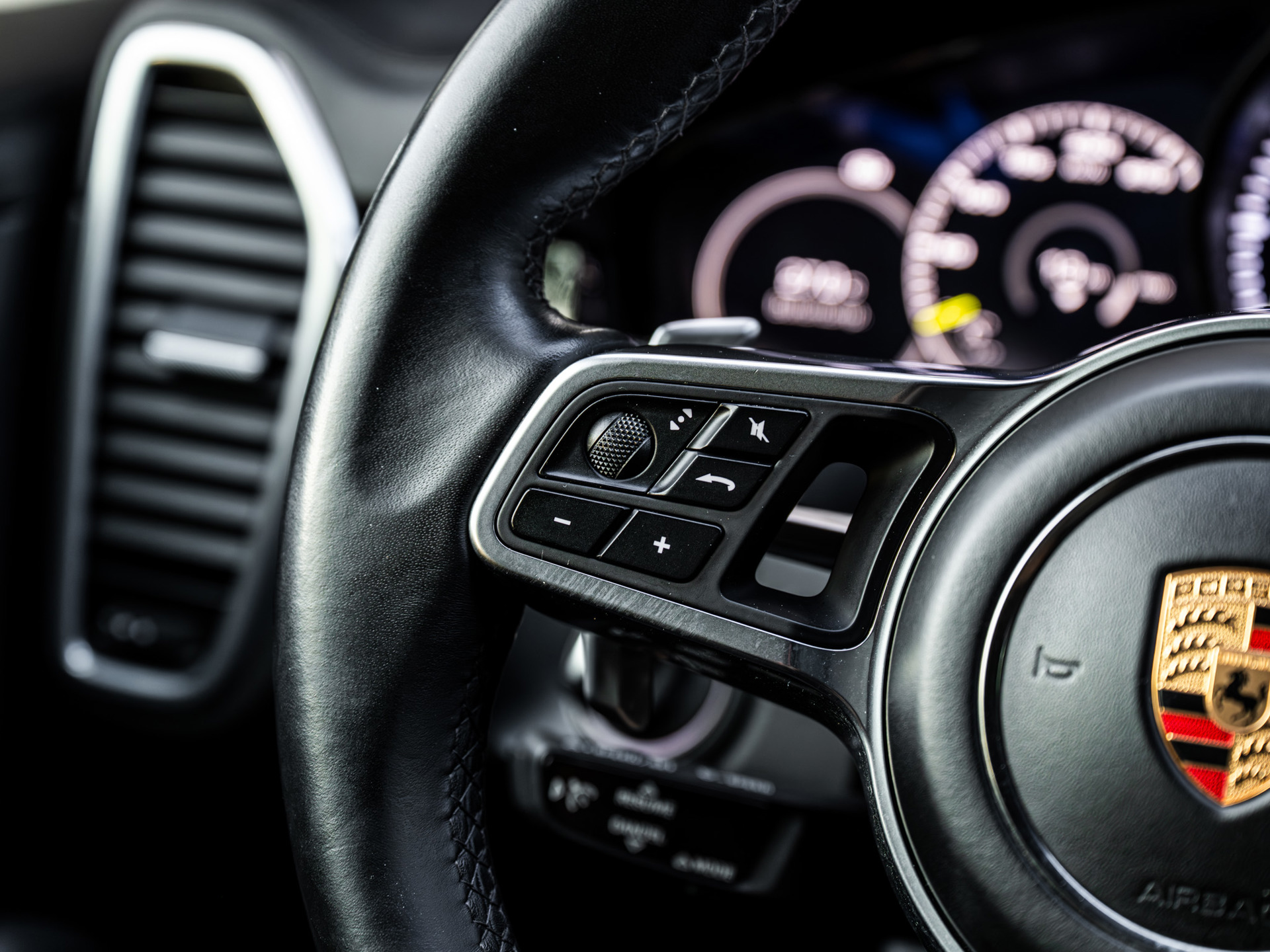 Foto van Porsche Cayenne E-hybrid