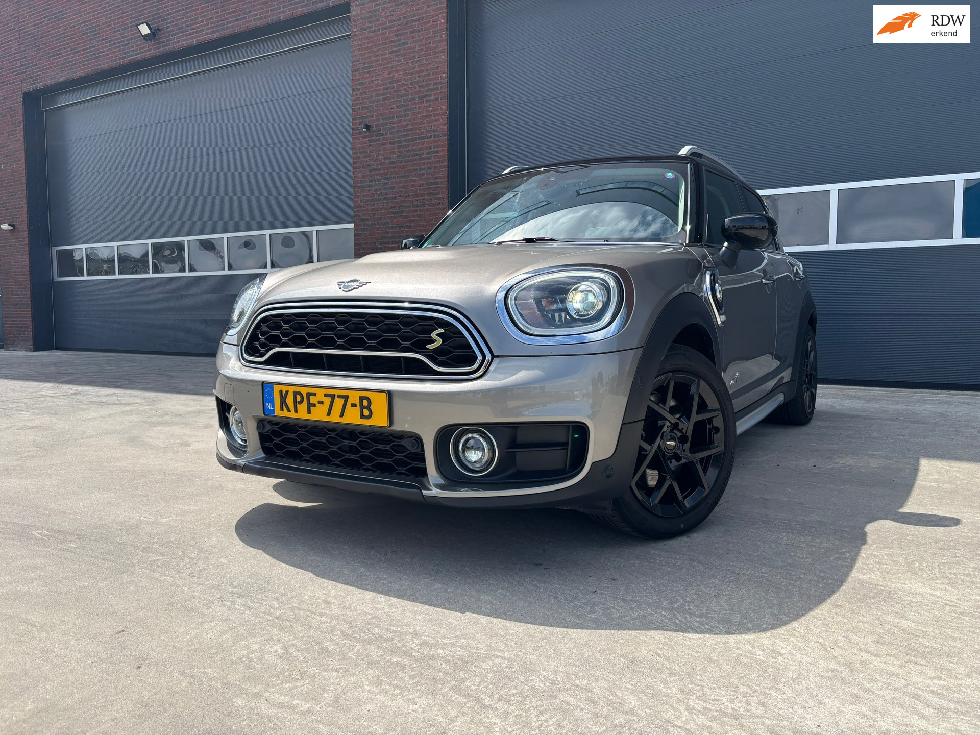 Mini Countryman Cooper Se All4 1.5 Cooper SE ALL4 Chili* Plug in Hybride,*Led Verlichting* Head-Up Display*Lage Kilometerstand* Luxe Uitvoering 2019 - voorkant