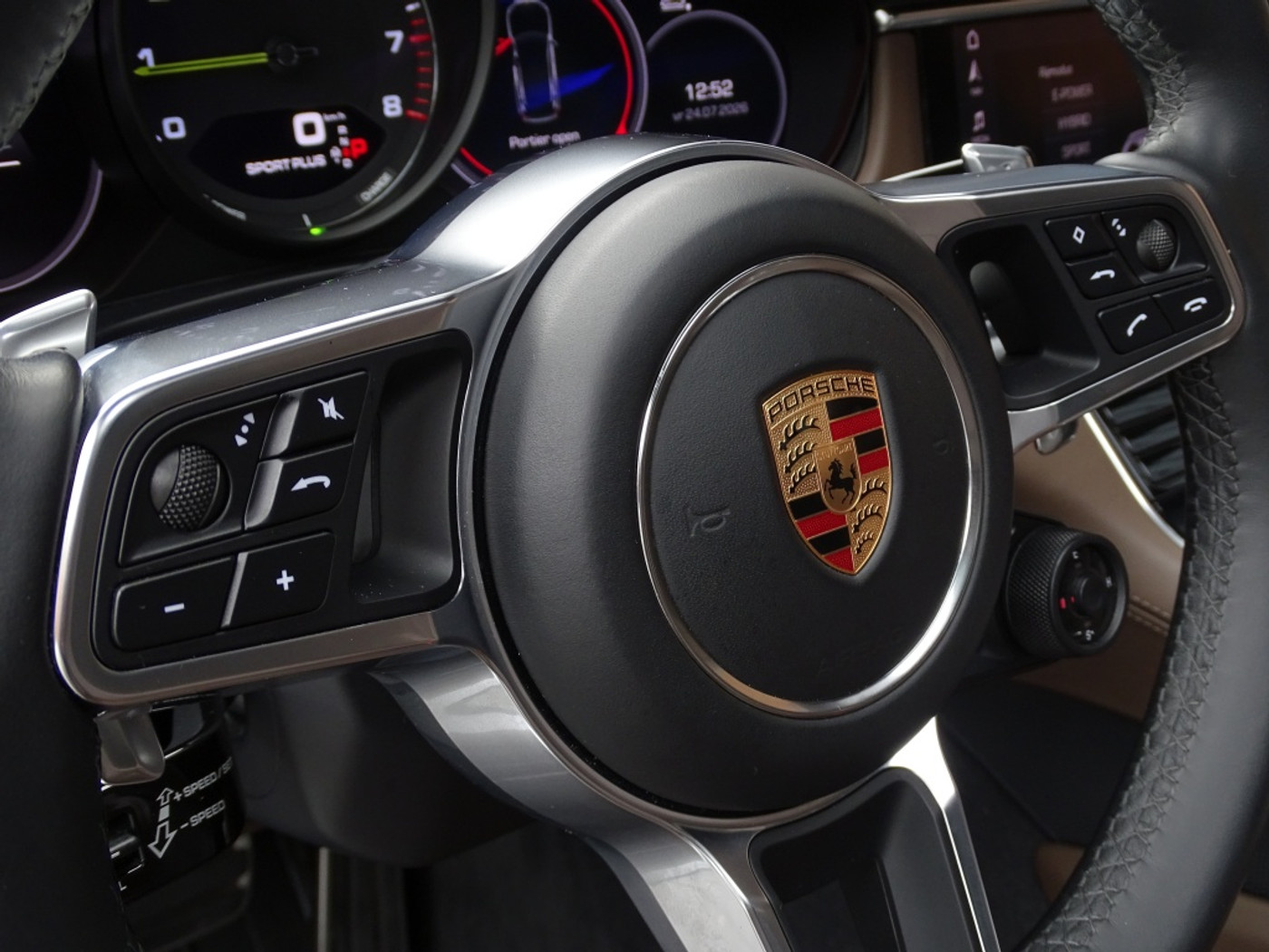 Foto van Porsche Panamera 4 E-hybrid