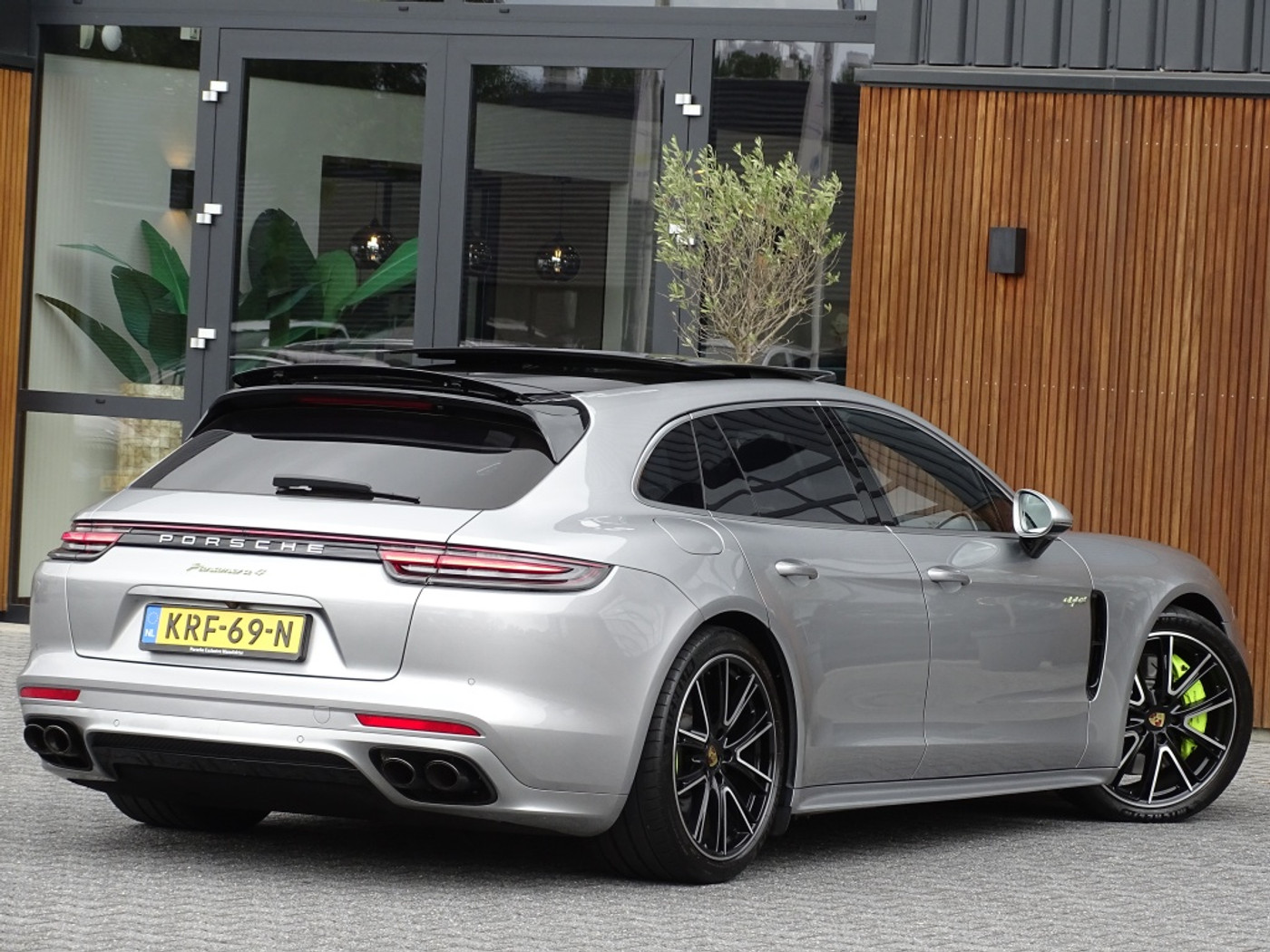 Foto van Porsche Panamera 4 E-hybrid