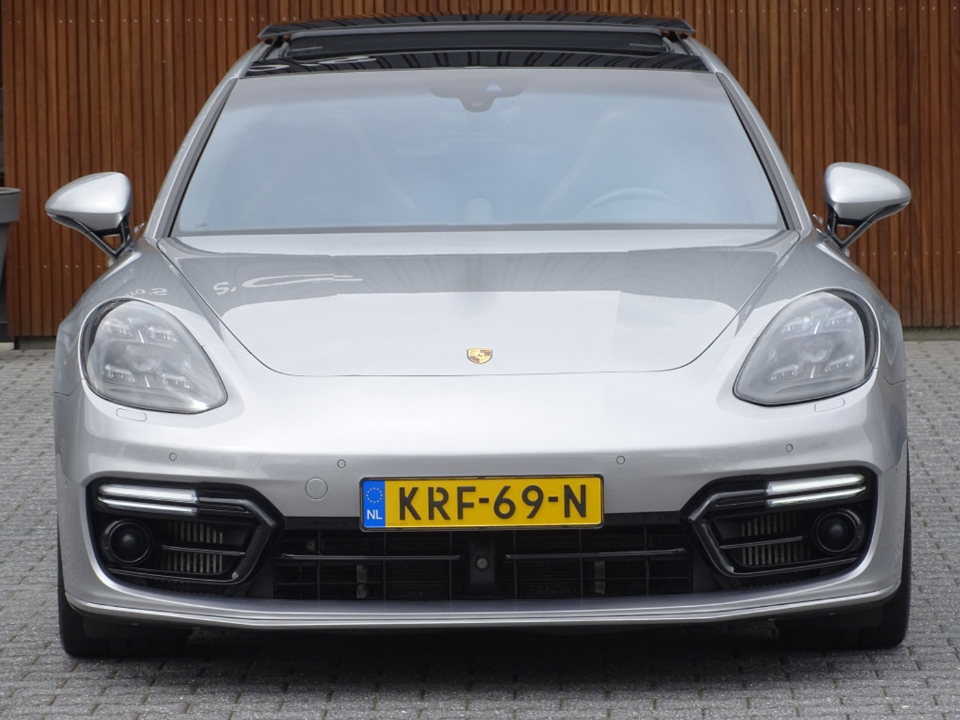 Foto van Porsche Panamera 4 E-hybrid