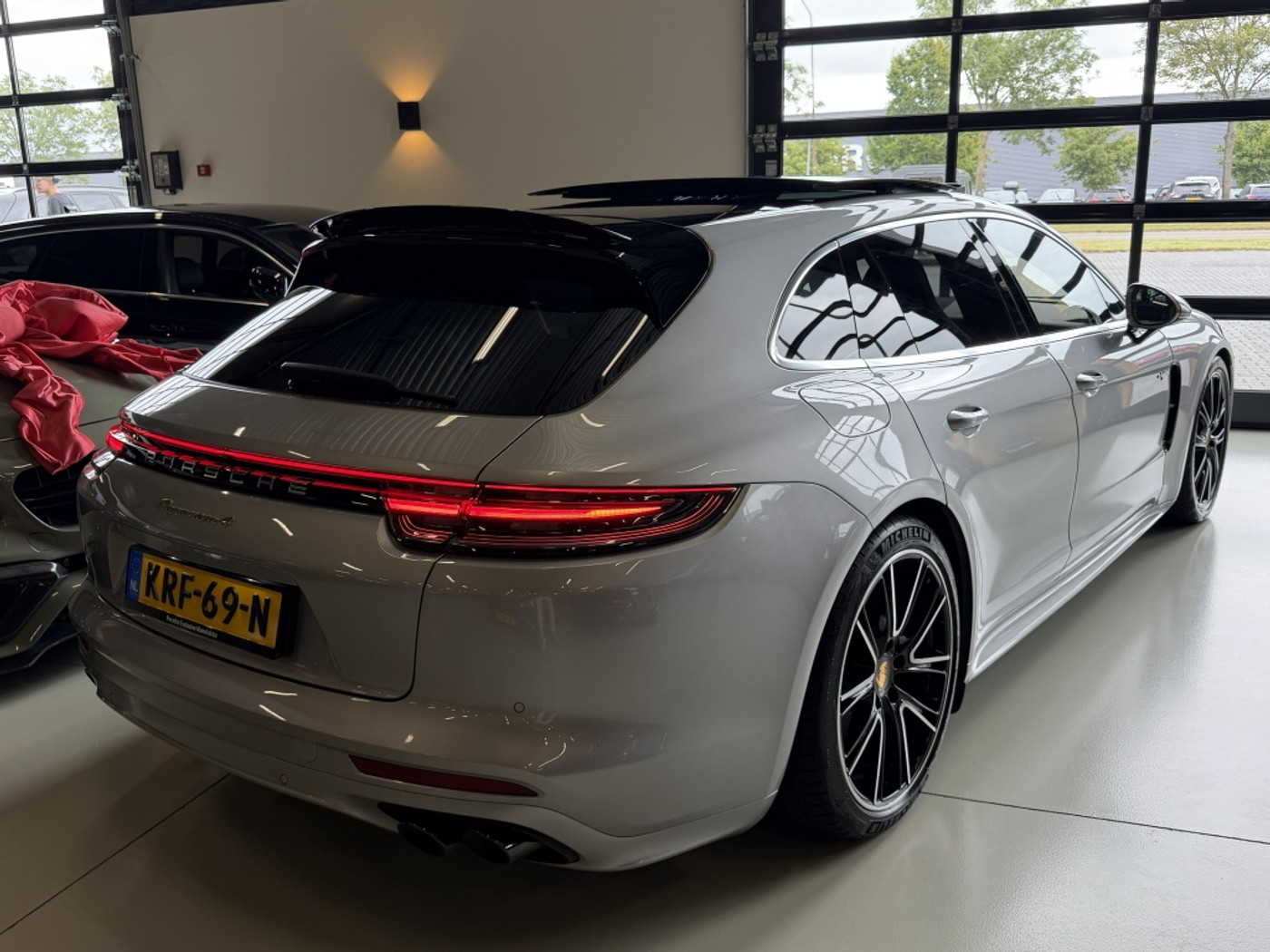Foto van Porsche Panamera 4 E-hybrid