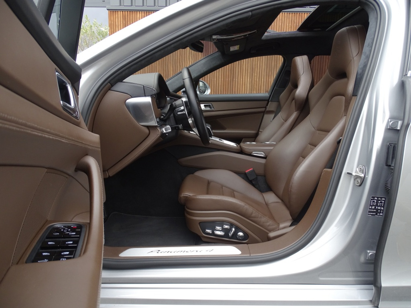 Foto van Porsche Panamera 4 E-hybrid