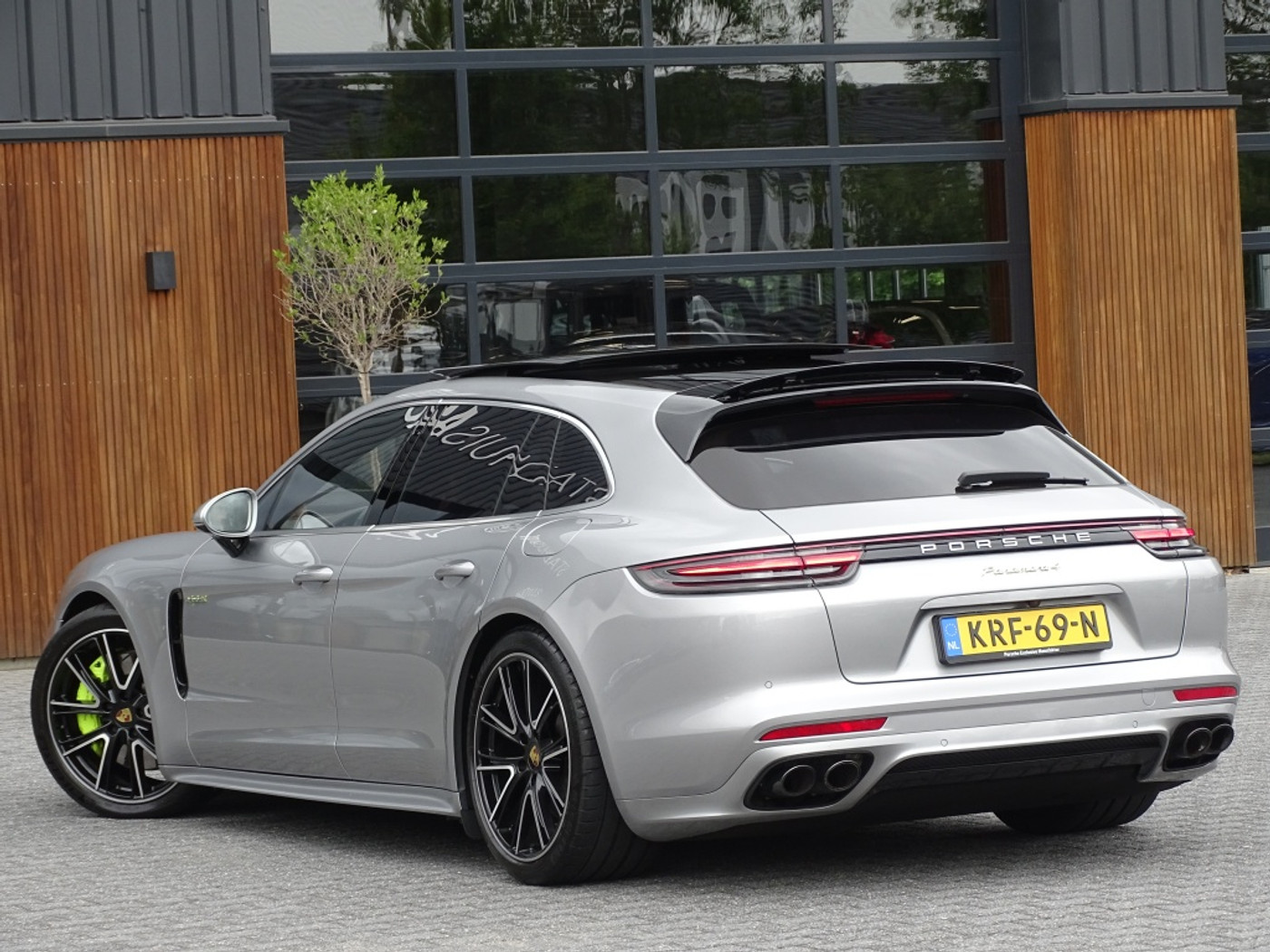 Foto van Porsche Panamera 4 E-hybrid