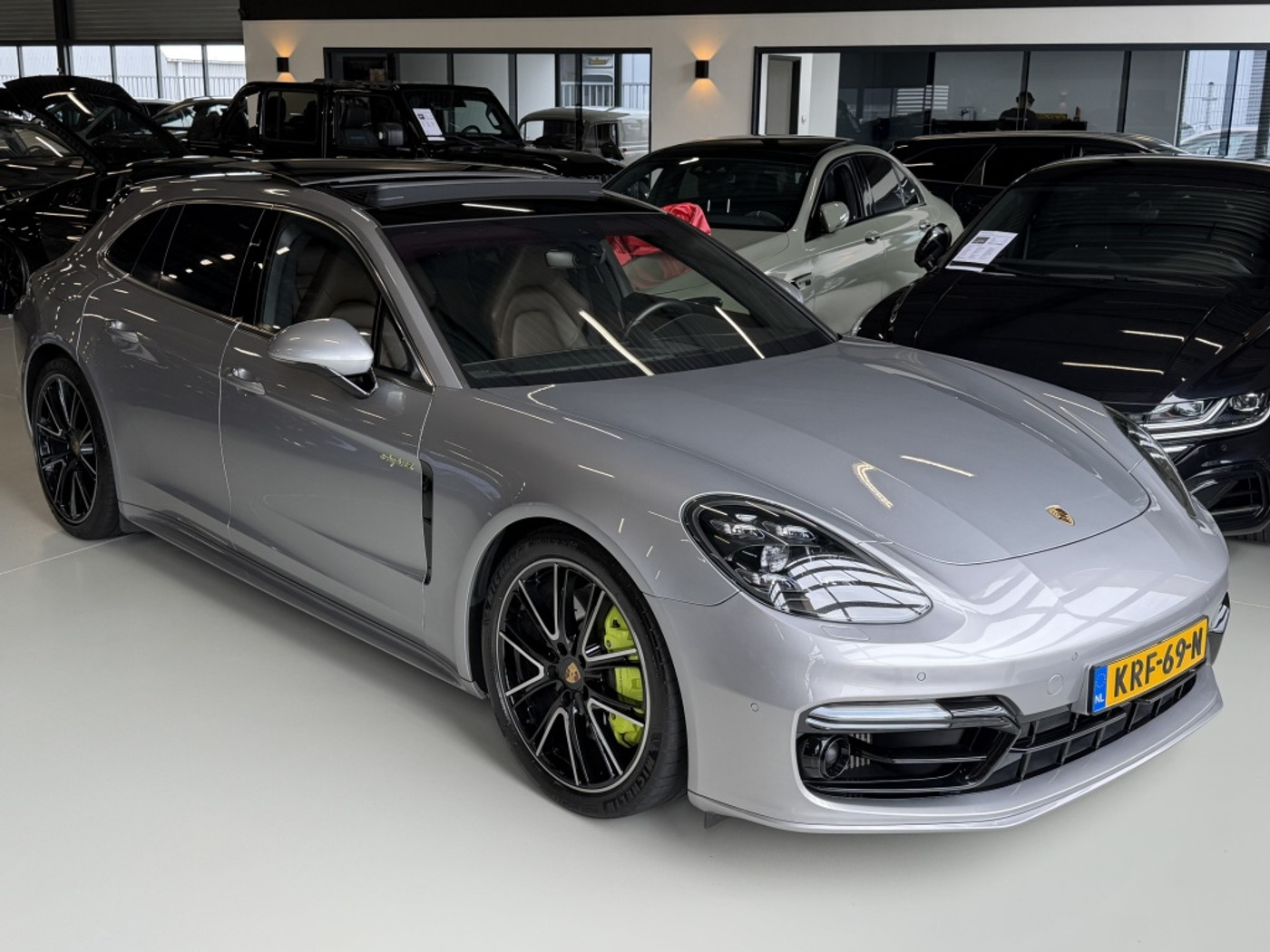 Foto van Porsche Panamera 4 E-hybrid
