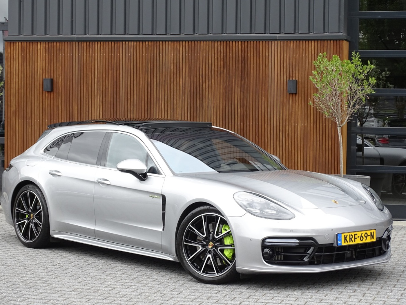 Foto van Porsche Panamera 4 E-hybrid