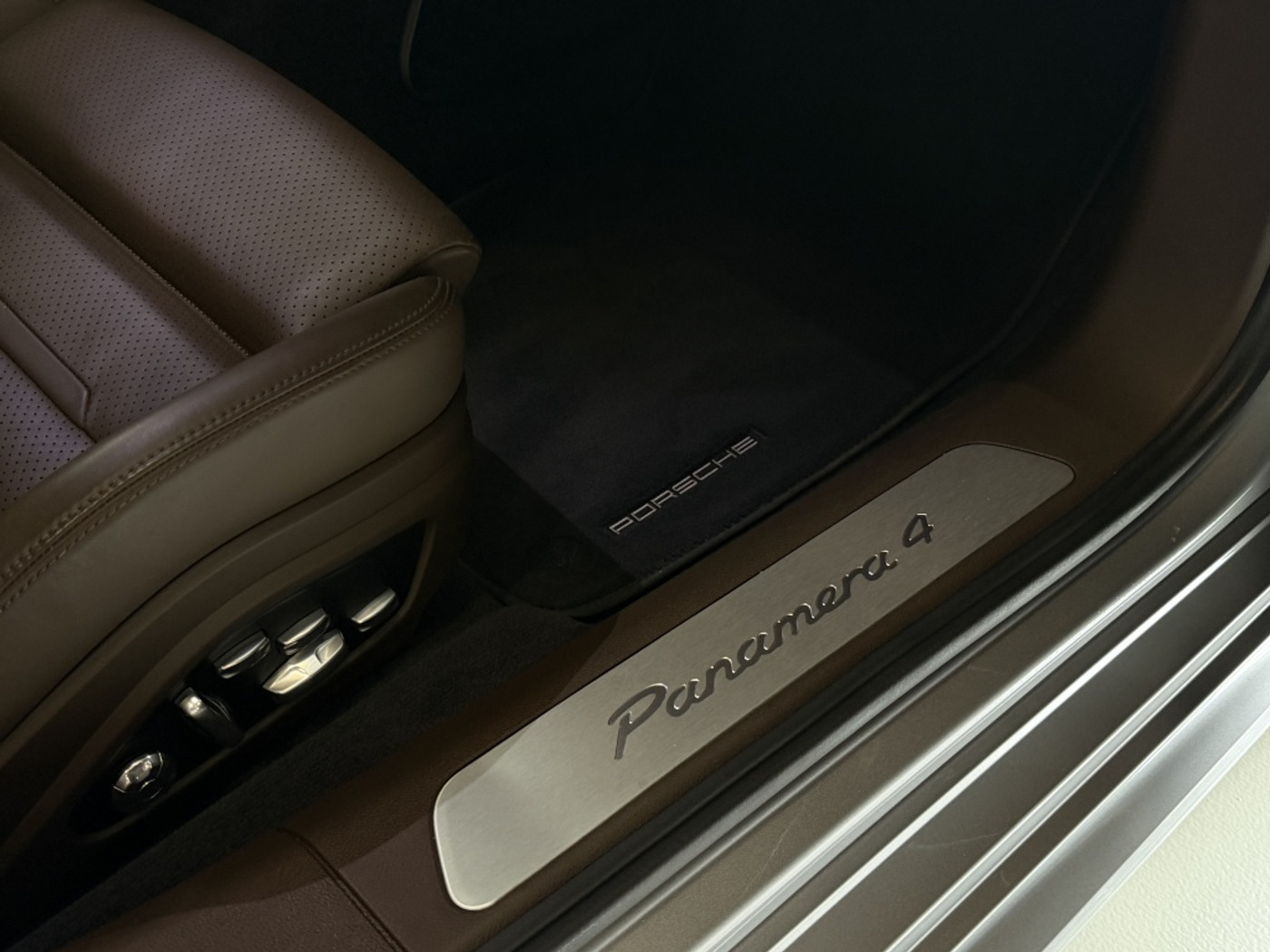 Foto van Porsche Panamera 4 E-hybrid