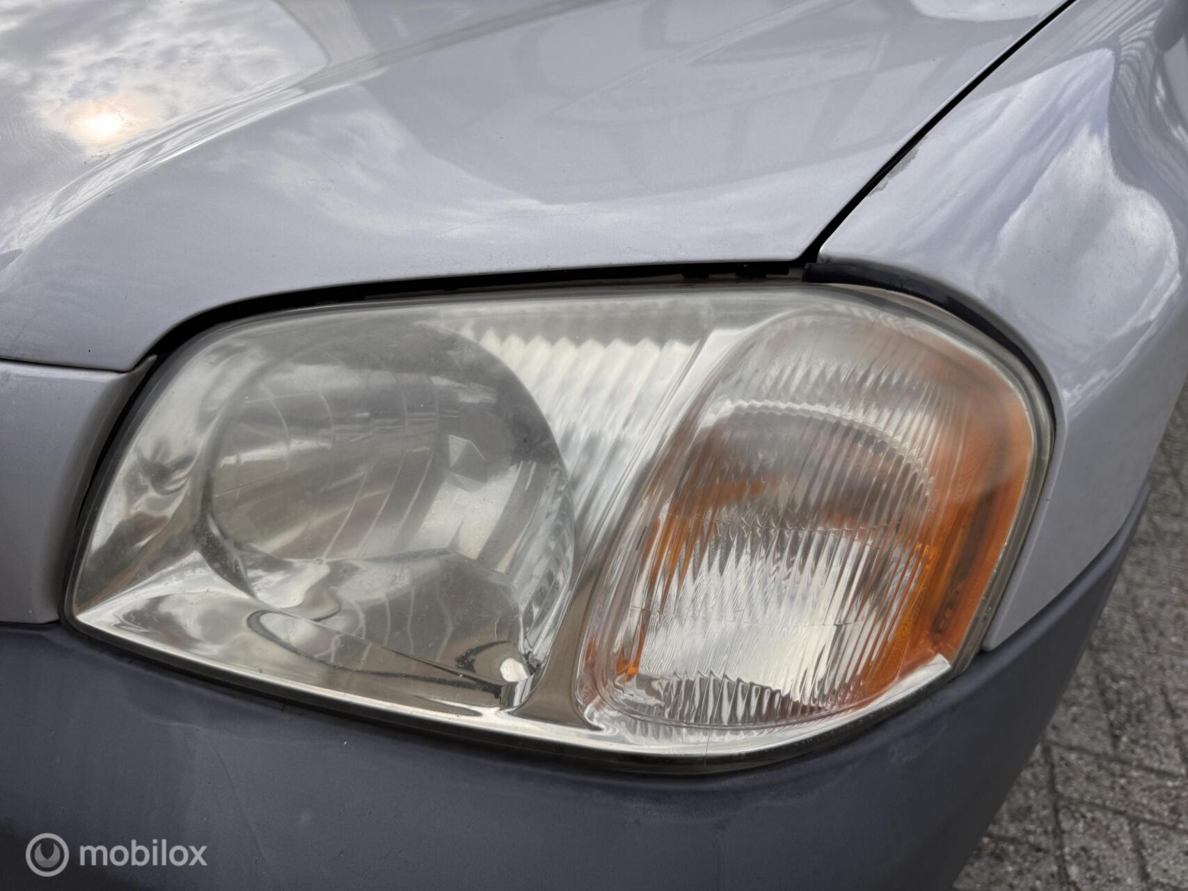 Foto van Mazda Mazda Tribute