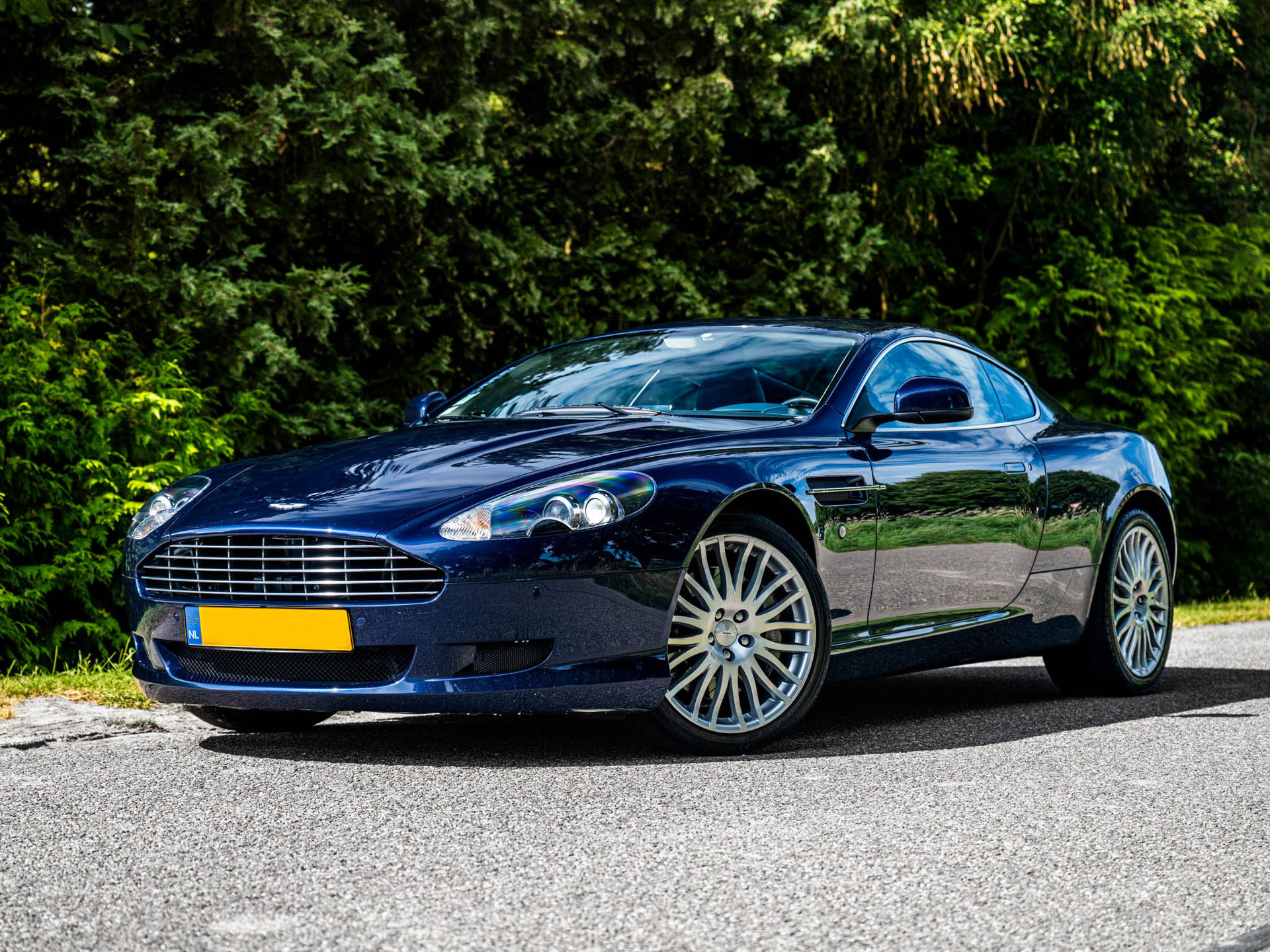 Aston Martin Db9 5.9 V12 Touchtronic | Dealer Oh | Mariana Blue 2010 - voorkant