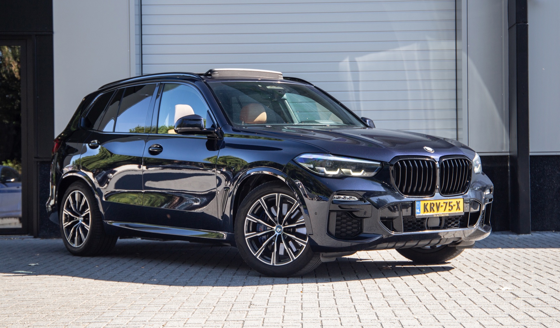 BMW X5 Xdrive45e XDrive45e High Executive / Pano / Trekhaak / Stoelkoeling 2020 - voorkant
