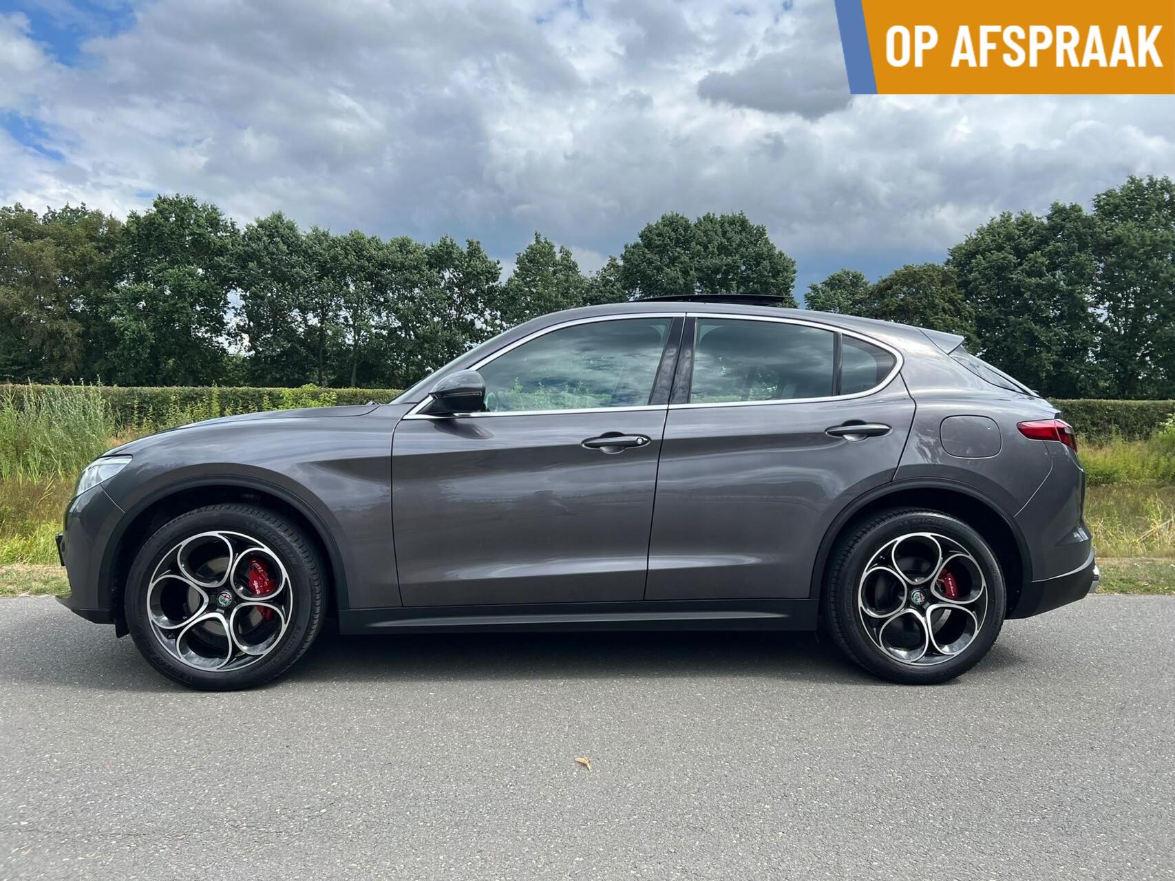 Alfa Romeo Stelvio 2.0t Q4 Veloce, 310pk, panodak, 1ste eig. 2017 - voorkant