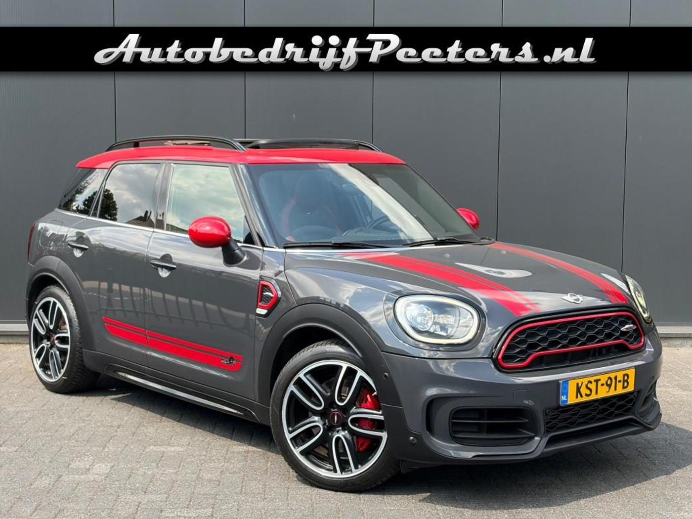 Mini Countryman 2.0 JCW All4 Pano JCW-Schaalstoelen Camera Carplay Picnic-bench Trekhaak 2018 - voorkant