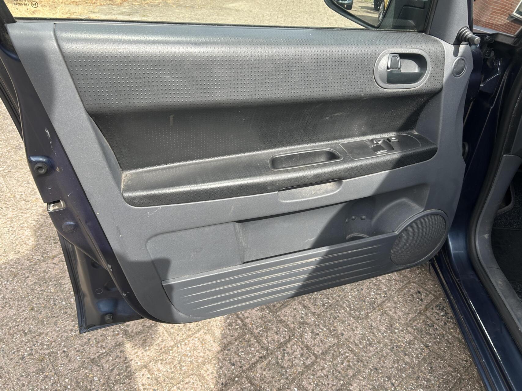 Foto van Mitsubishi Mitsubishi Colt