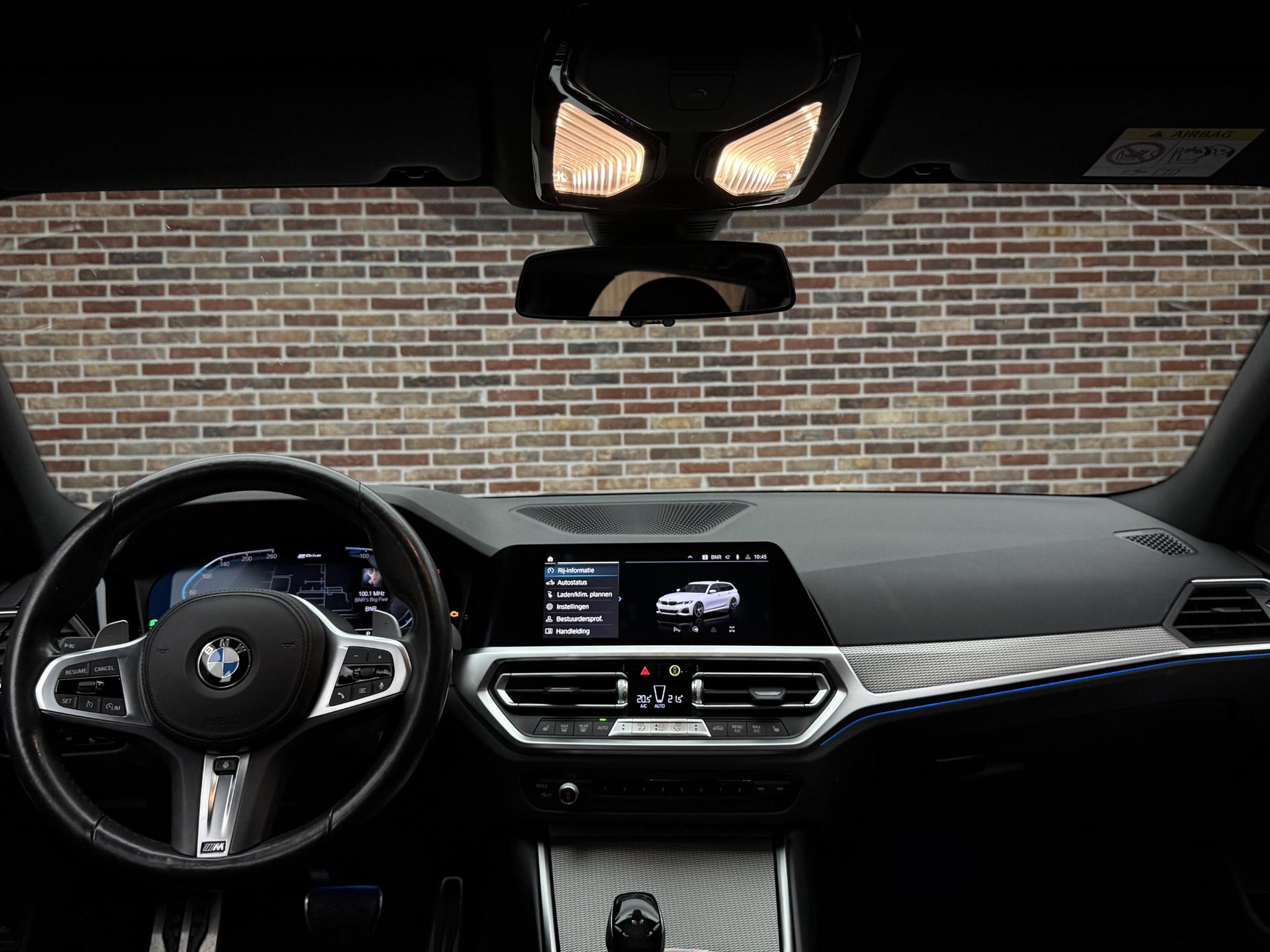 Foto van BMW 330e