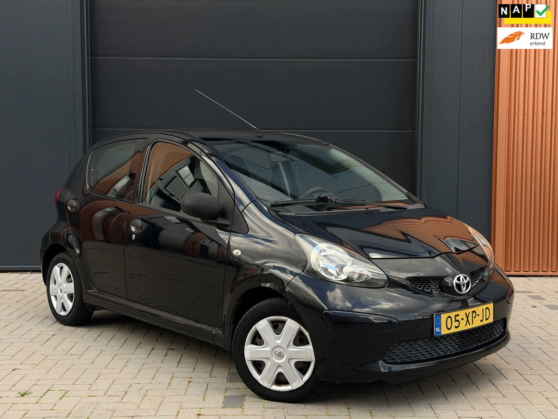 Toyota Toyota Aygo 1.0-12V|5-deurs|Airco|Trekhaak 2007 - voorkant