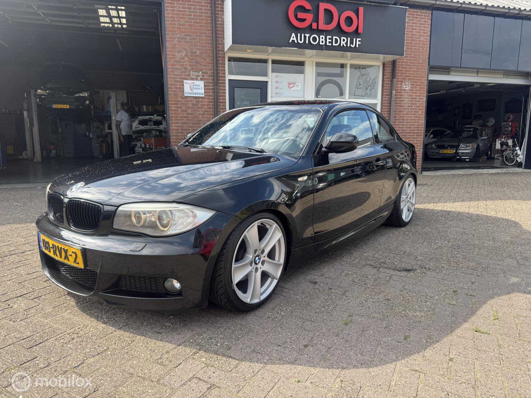BMW 120i 120i Executive 2011 - voorkant