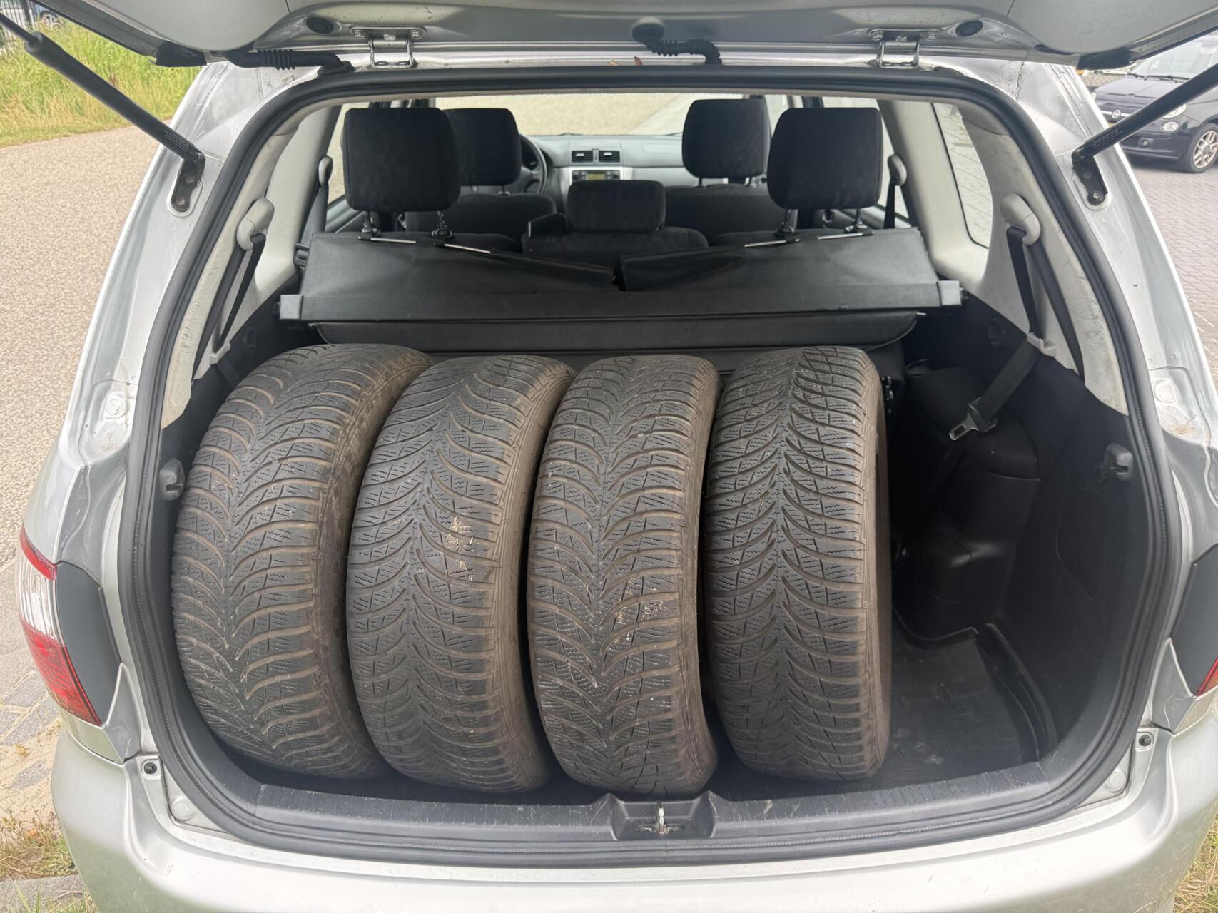 Foto van Toyota Toyota Avensis Verso