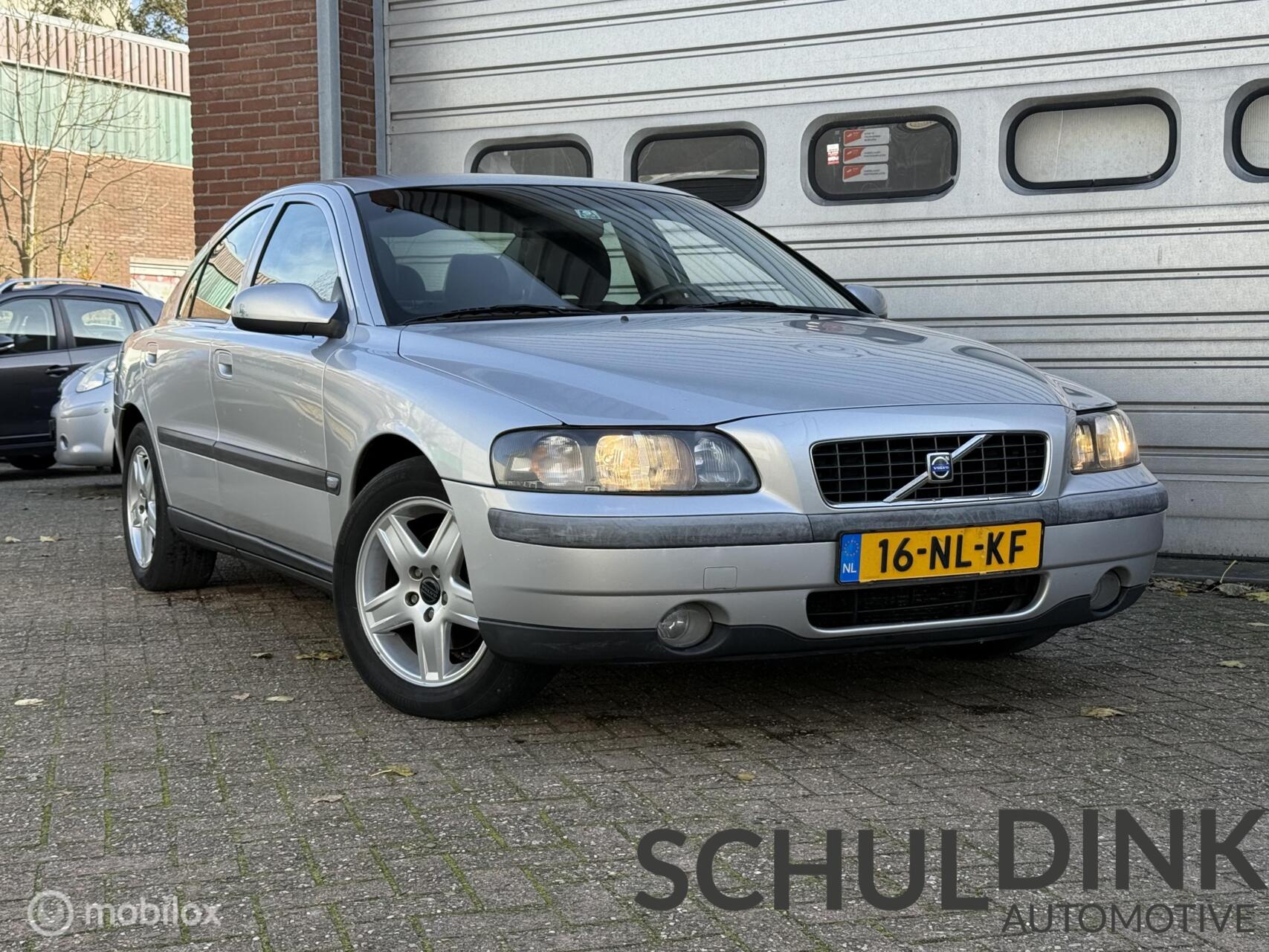 Volvo S60 2.4 D5 TREKHAAK|CRUISE CONTROLE|AIRCO 2002 - voorkant