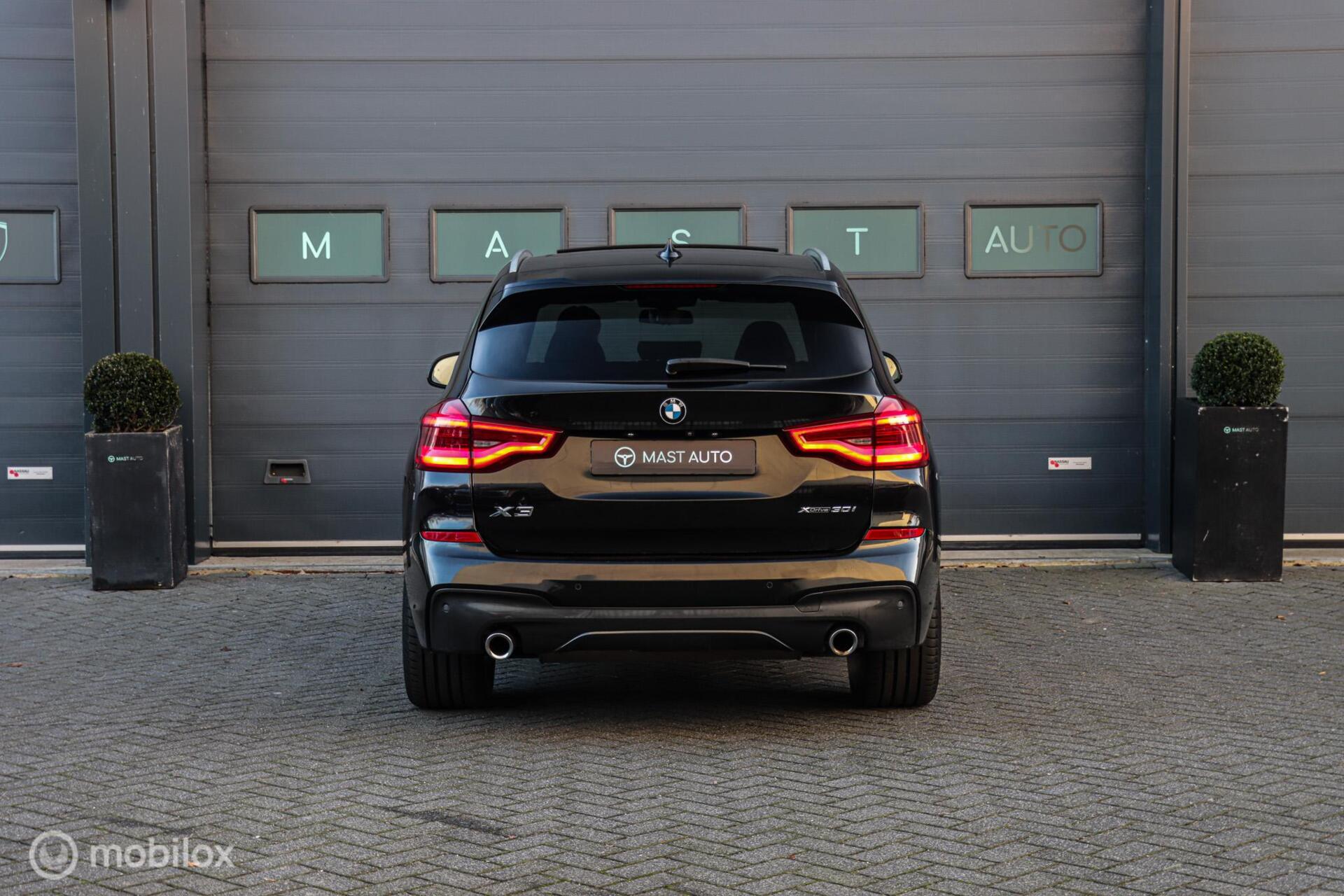 Foto van BMW X3 Xdrive30i